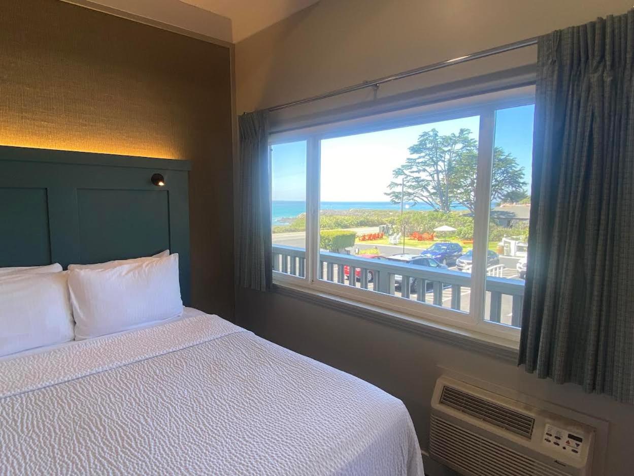 2-Queen Partial Oceanview Room. No Pets photo 1