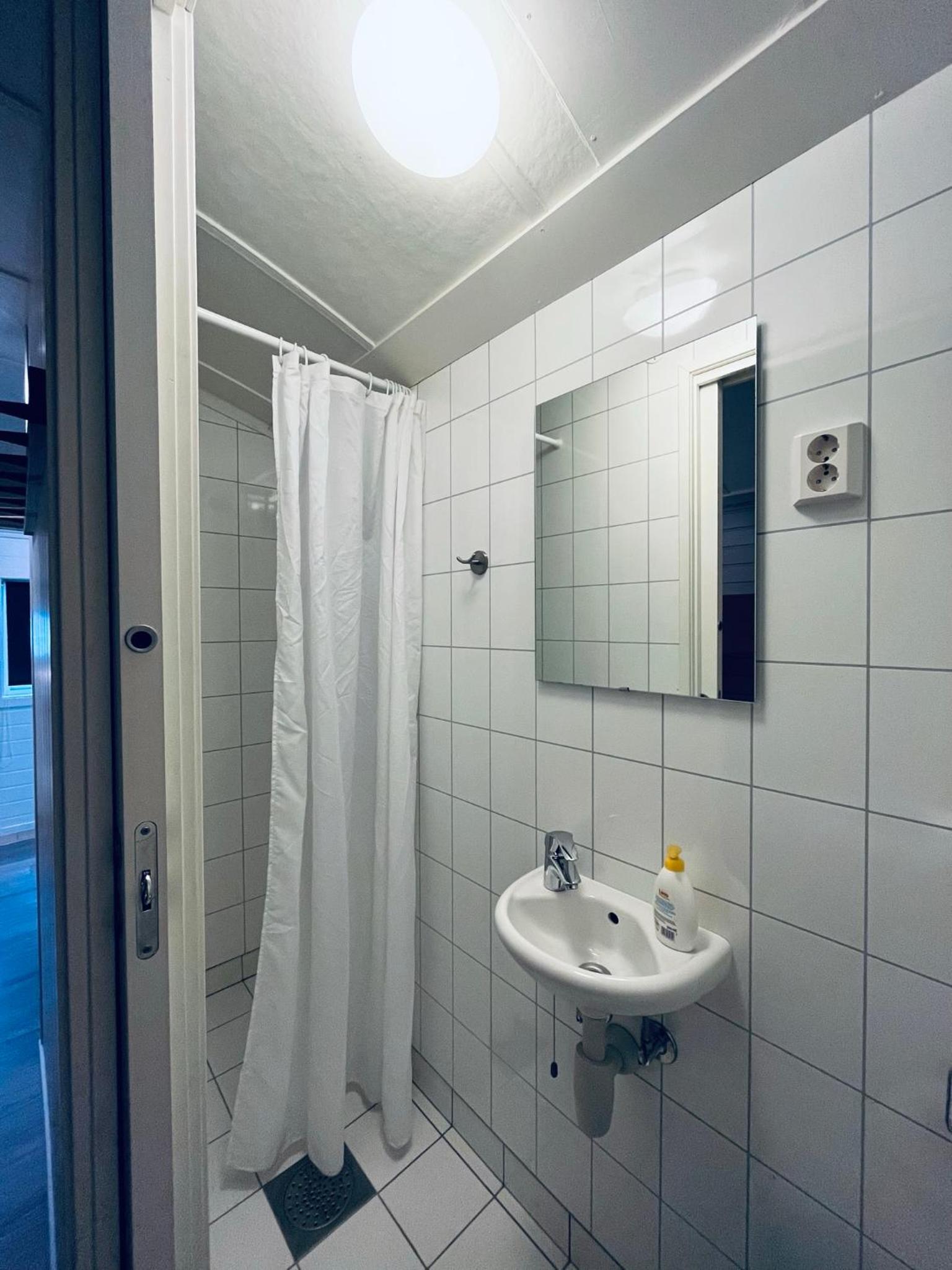 Quadruple Room with Private Bathroom photo 3
