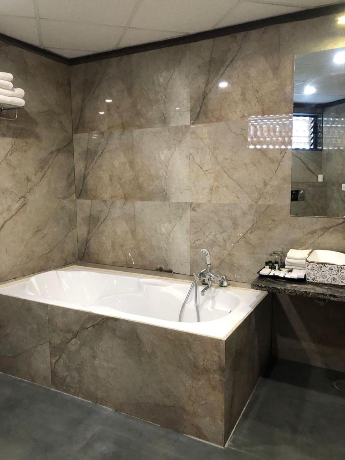 Family Suite with Bathtub - 20% discount on F&B and Soft Drinks - Photo 10