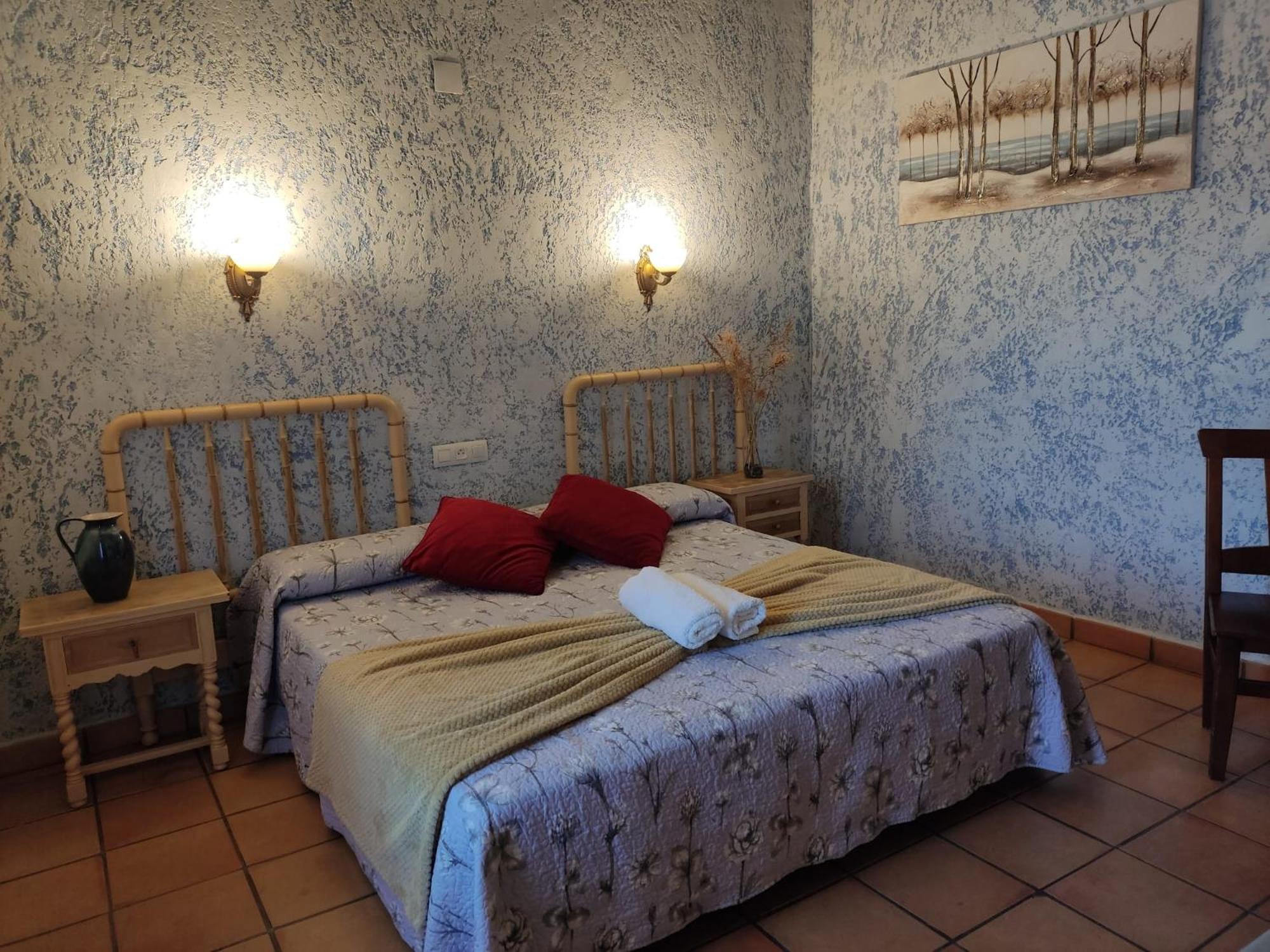 Deluxe Double or Twin Room - Photo 2
