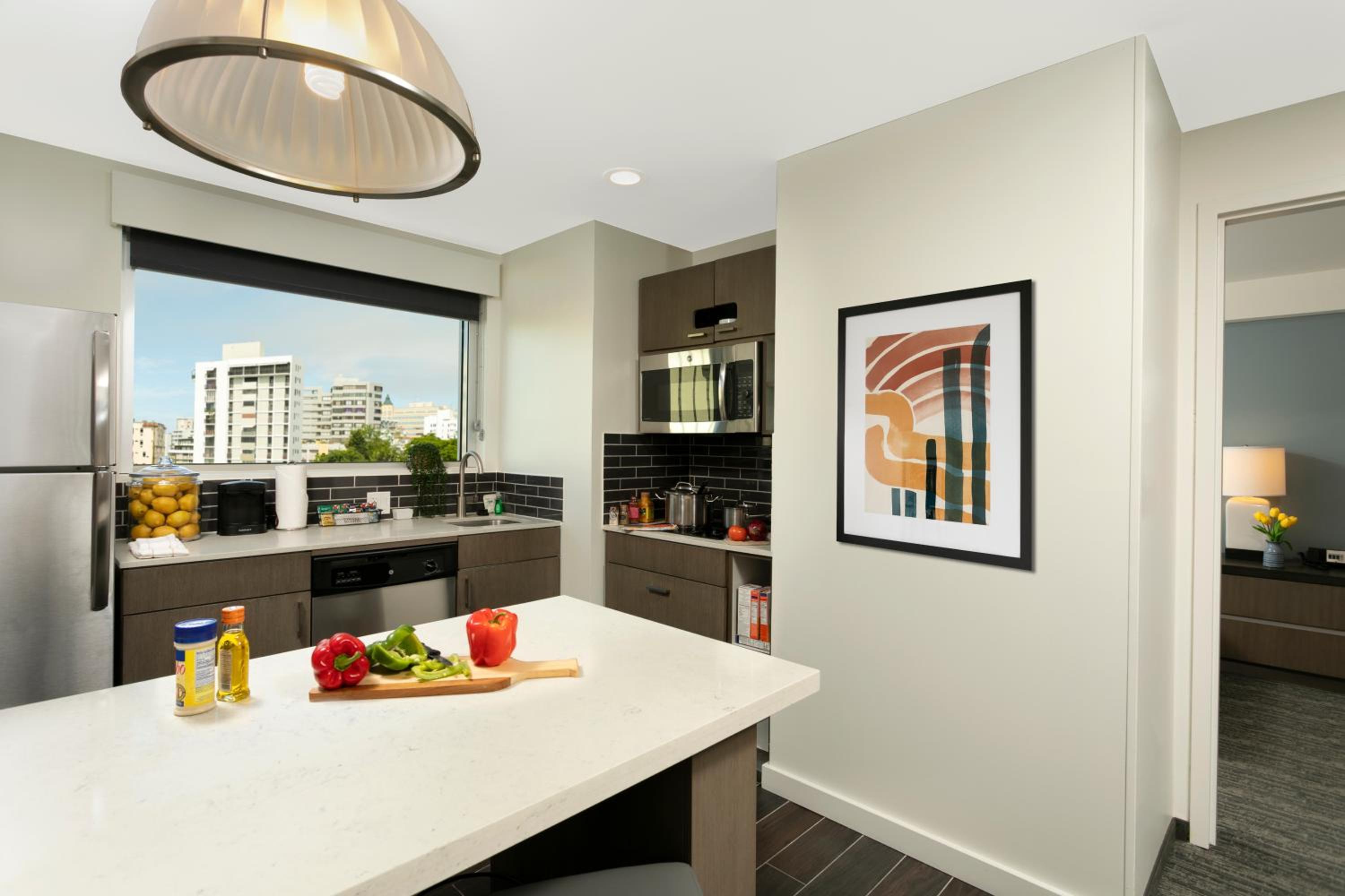 One-Bedroom King Suite with Kitchen - Photo 3