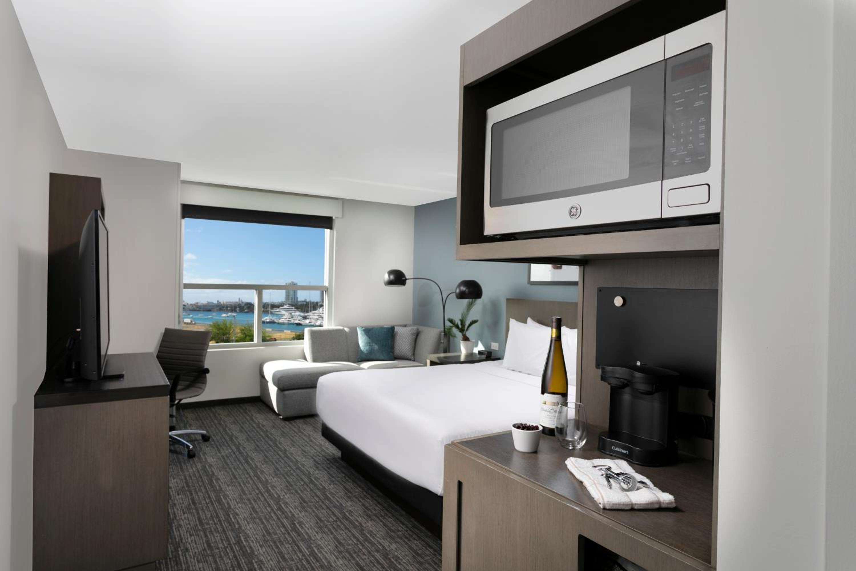 King Room with Bay View - Photo 1