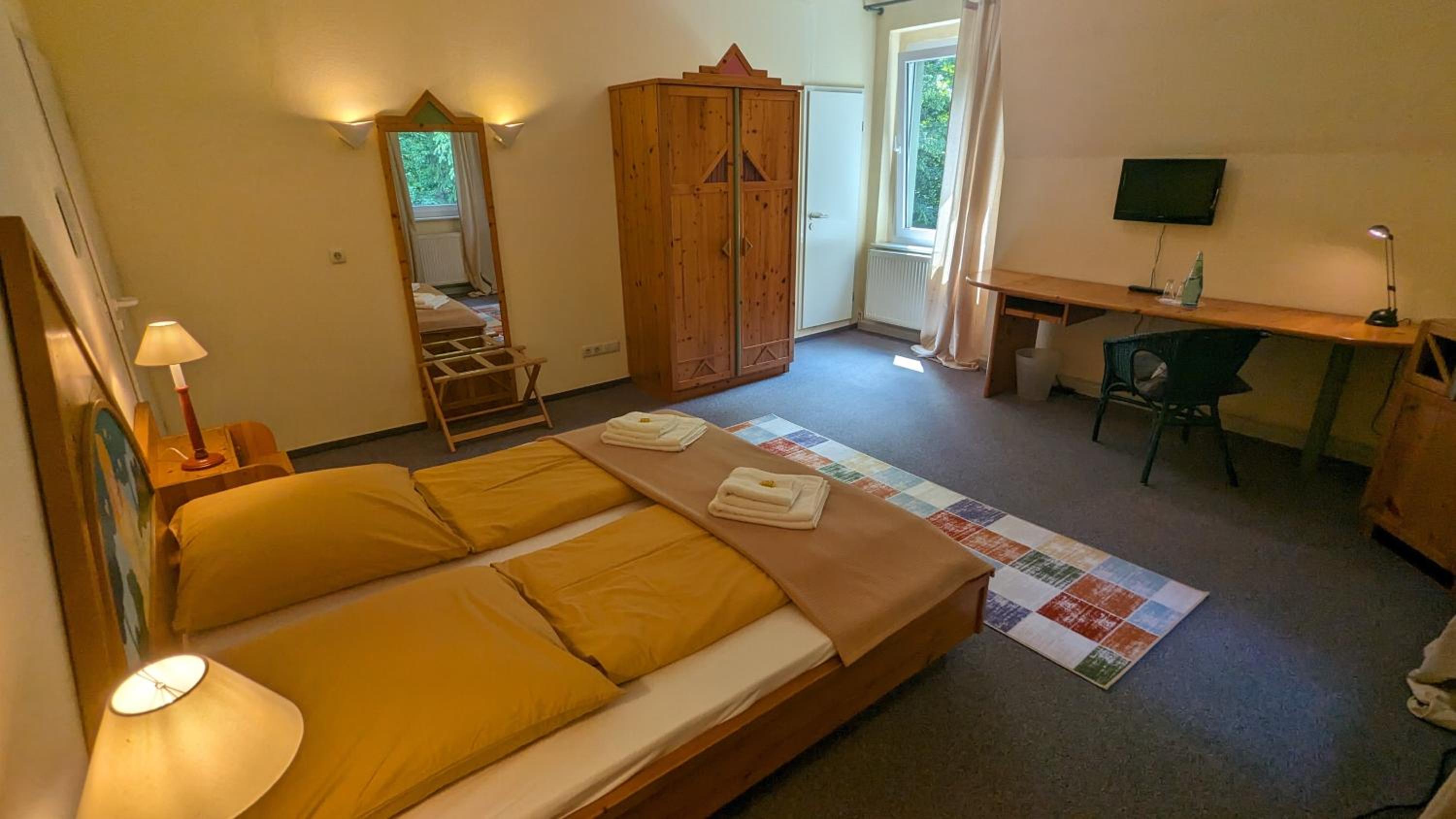 Large Double Room photo 1