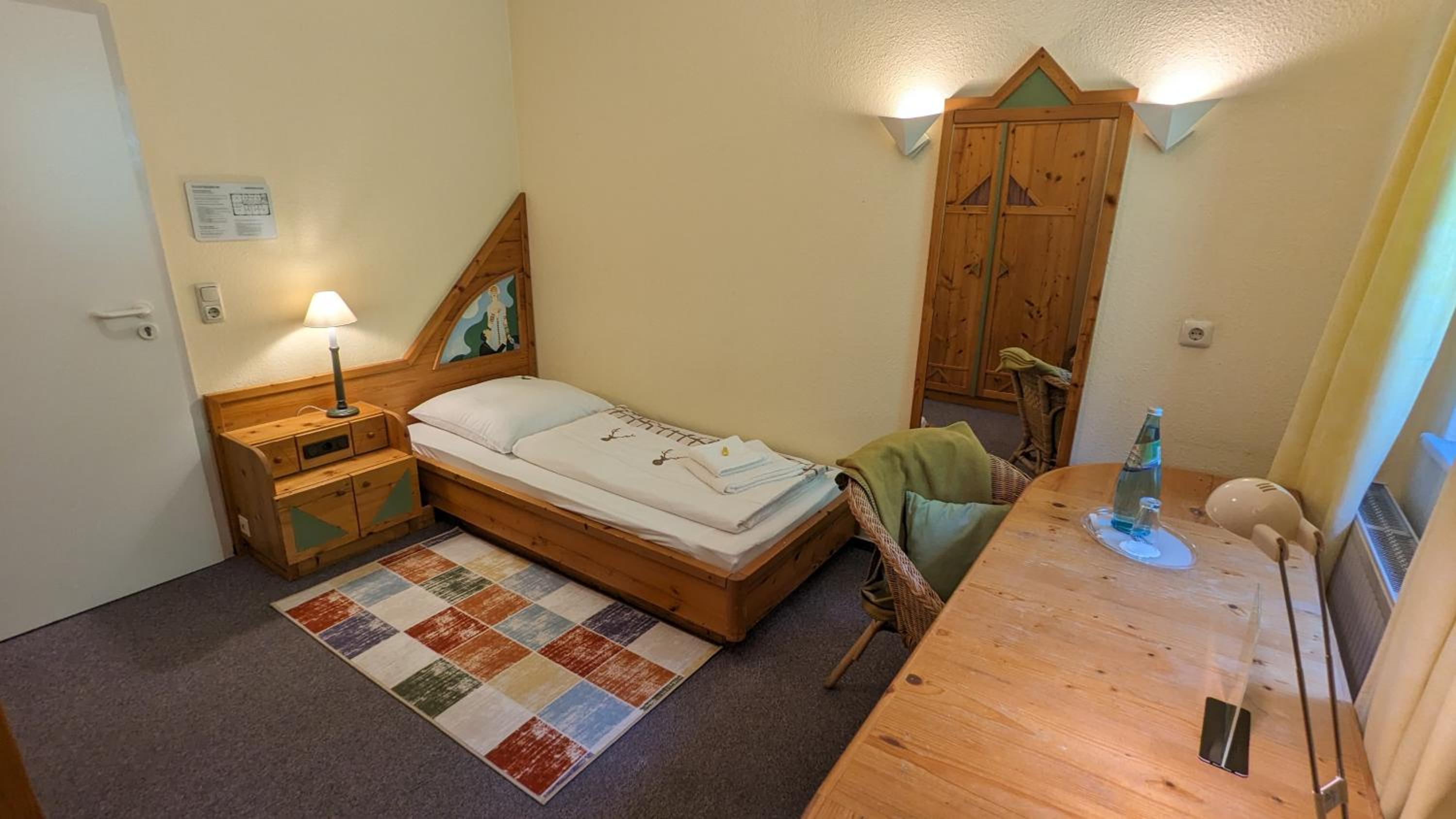 Single Room photo 2