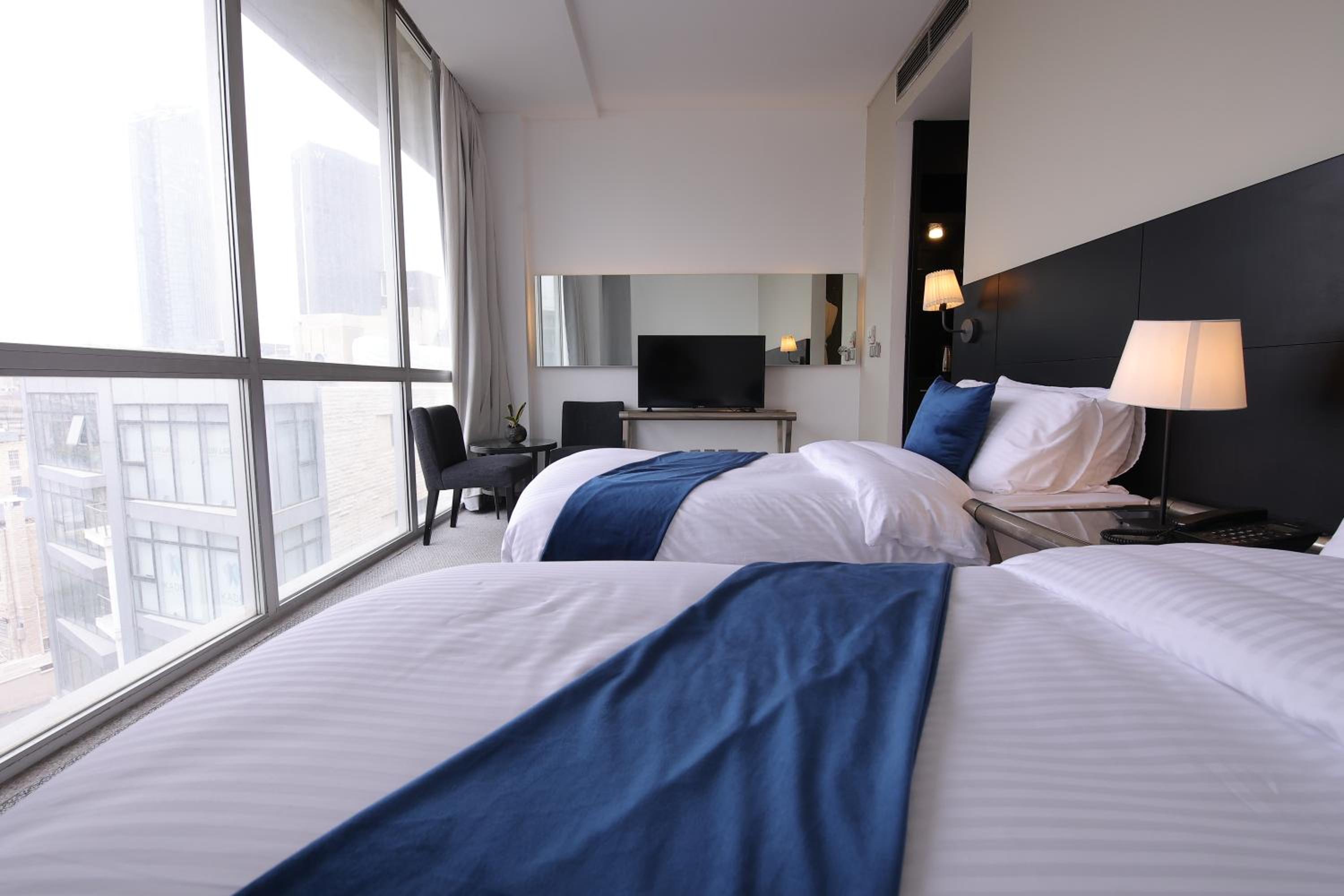 Twin Room with Balcony - Photo 3