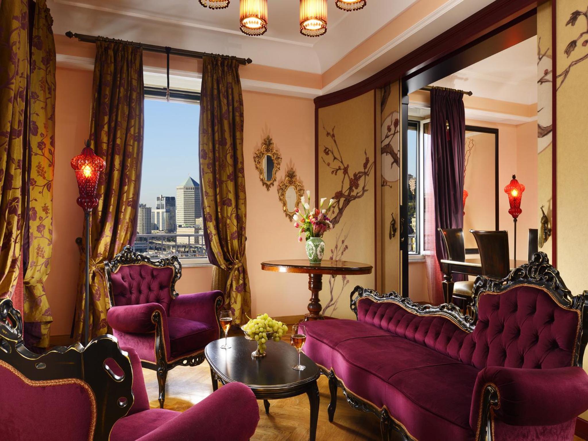 Presidential Suite thumbnail 6