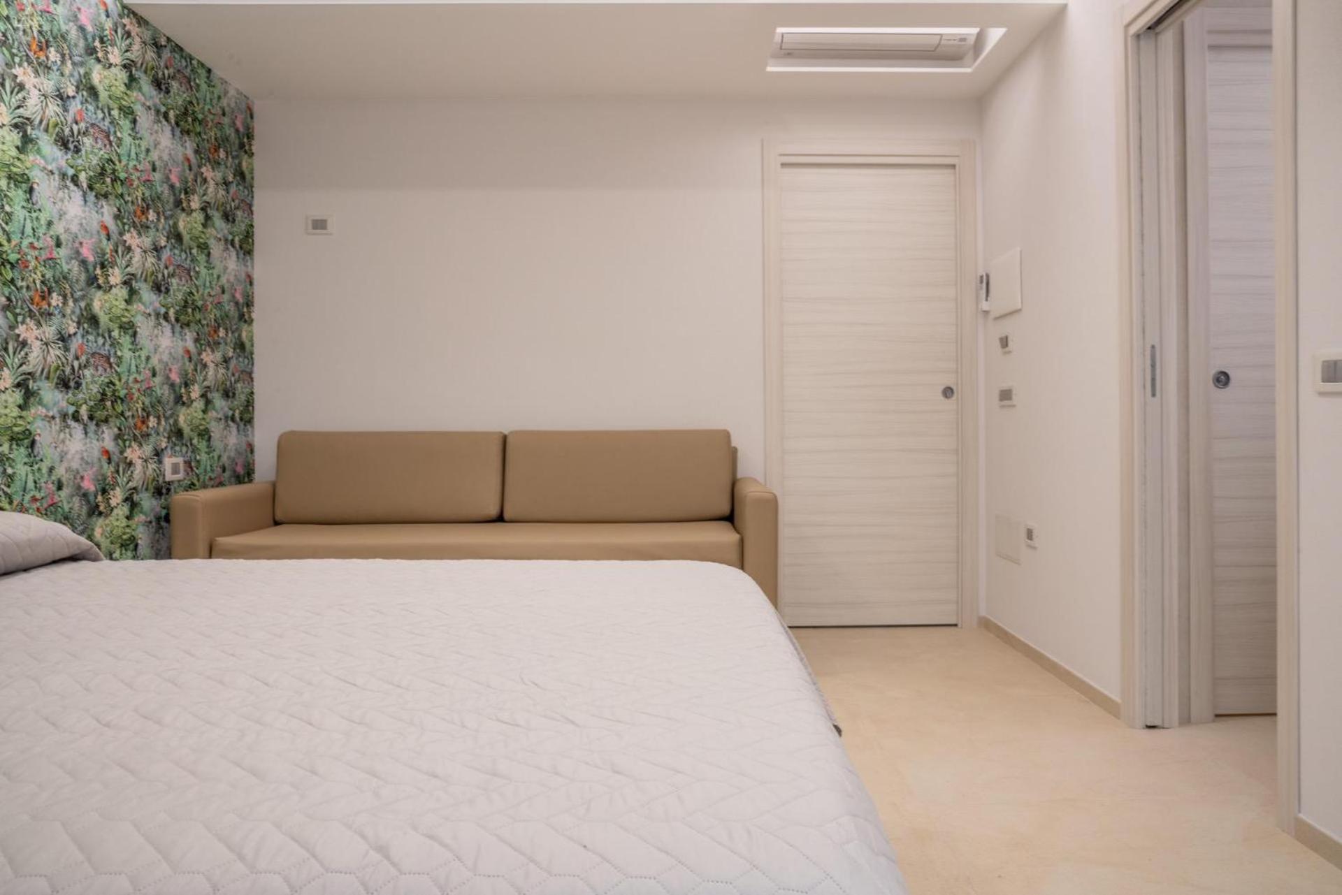 Luxury Quadruple Room - Photo 6