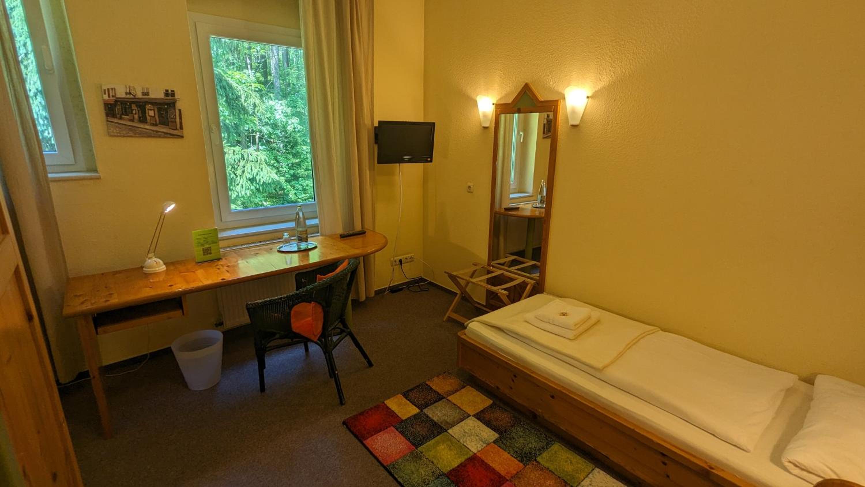 Single Room photo 3