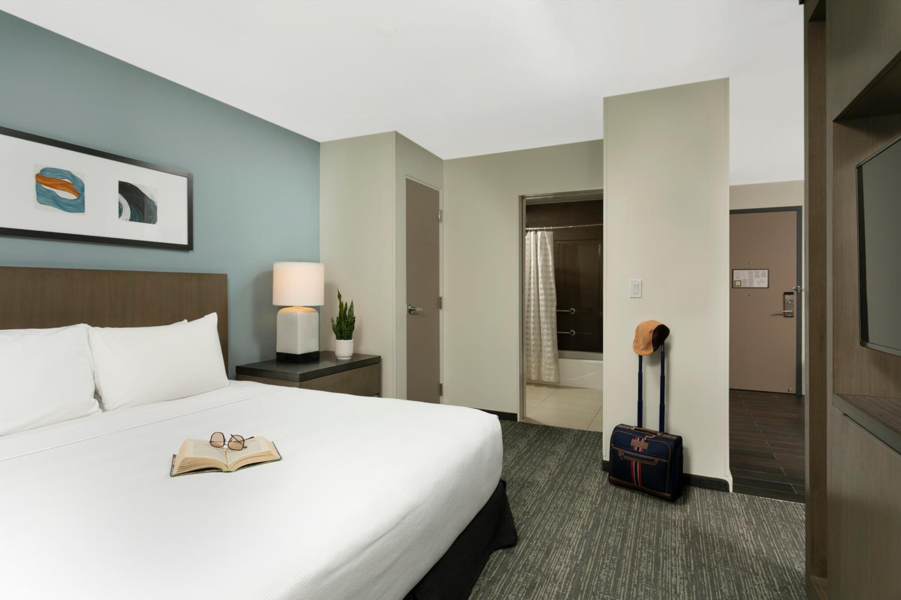 King Studio Suite With Kitchen - Disability Access - Photo 1