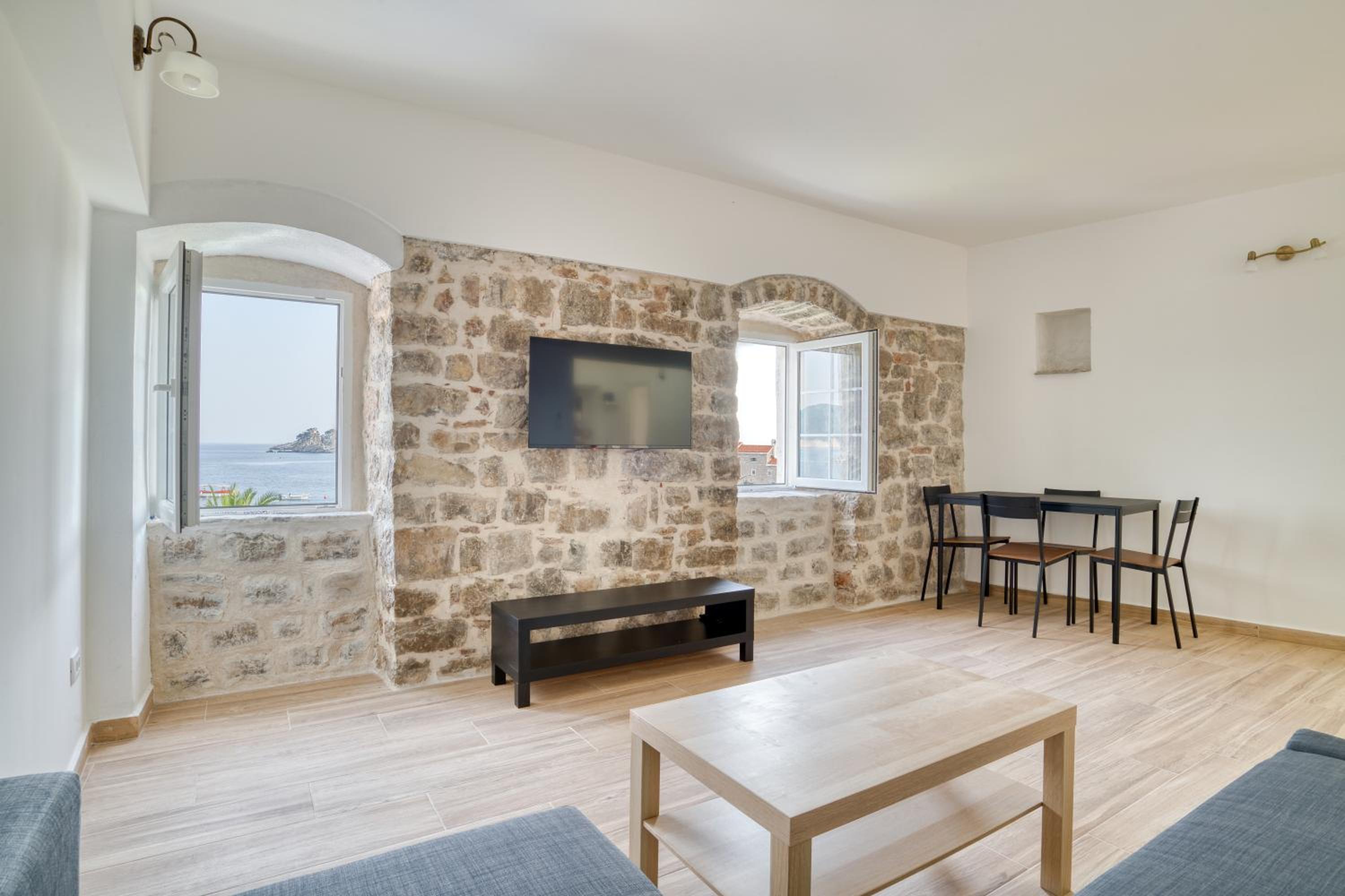 One-Bedroom Apartment with Sea View and Terrace