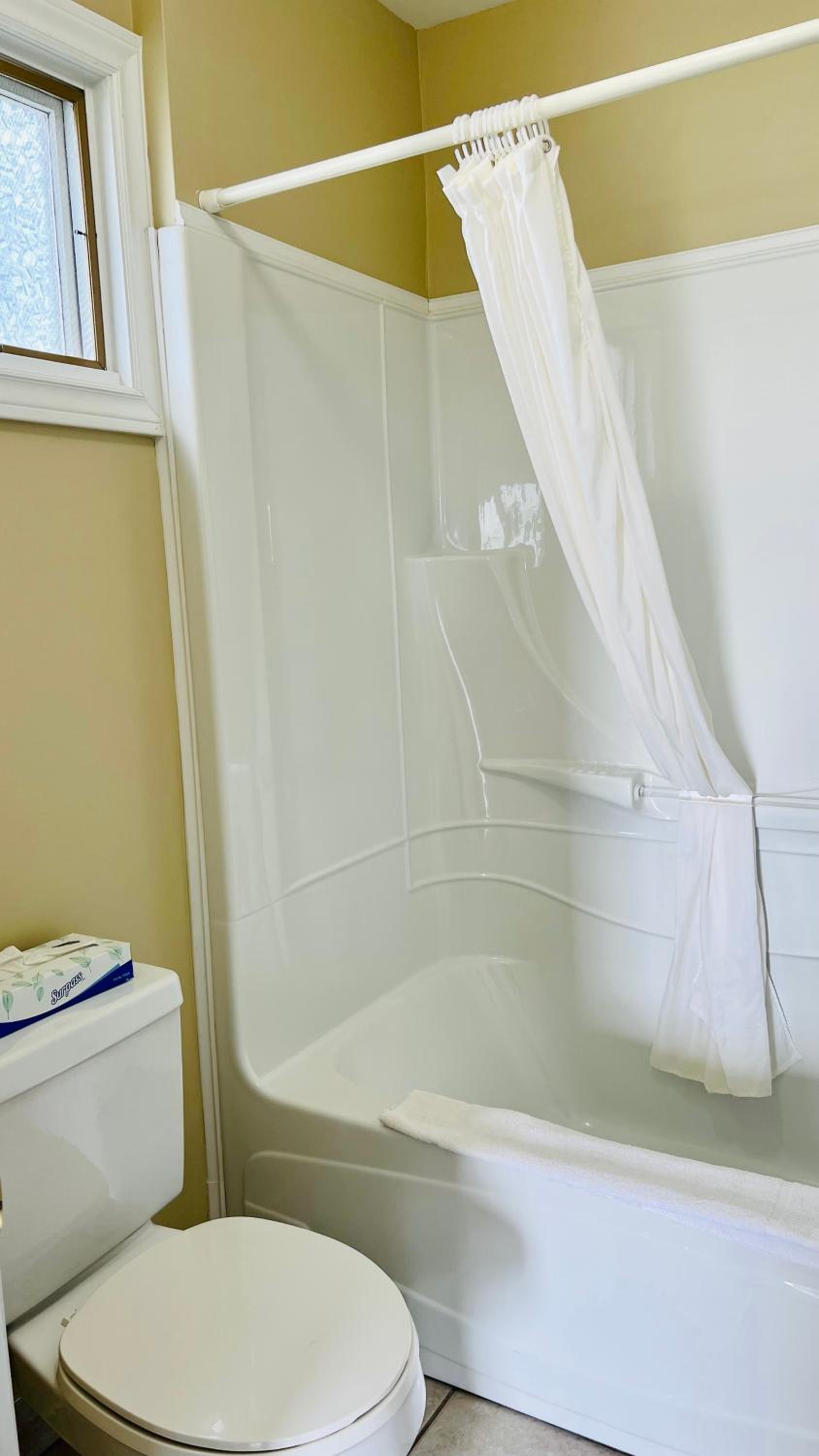 One-Bedroom Apartment - Photo 4