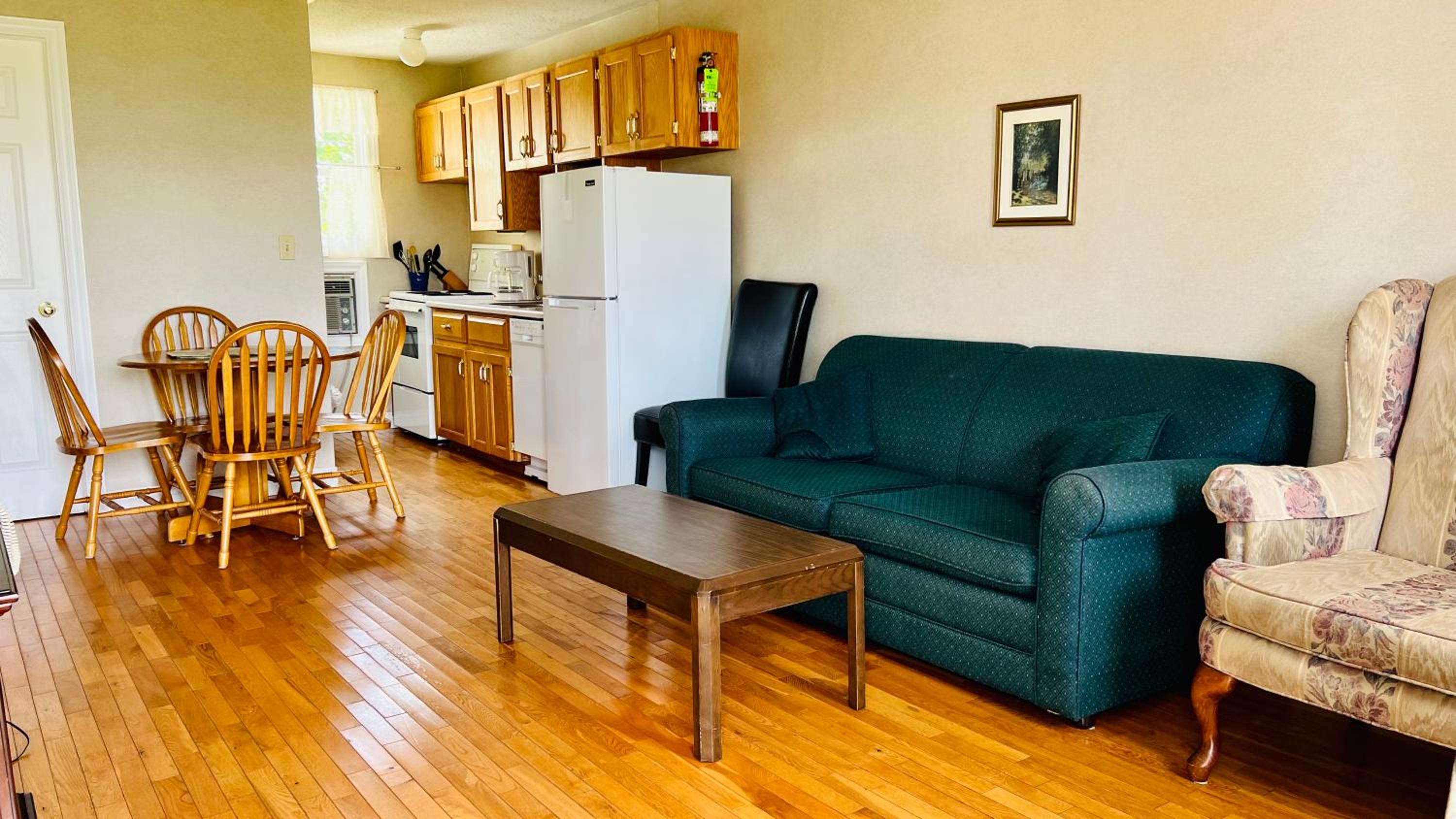 Two-Bedroom Apartment - Photo 4