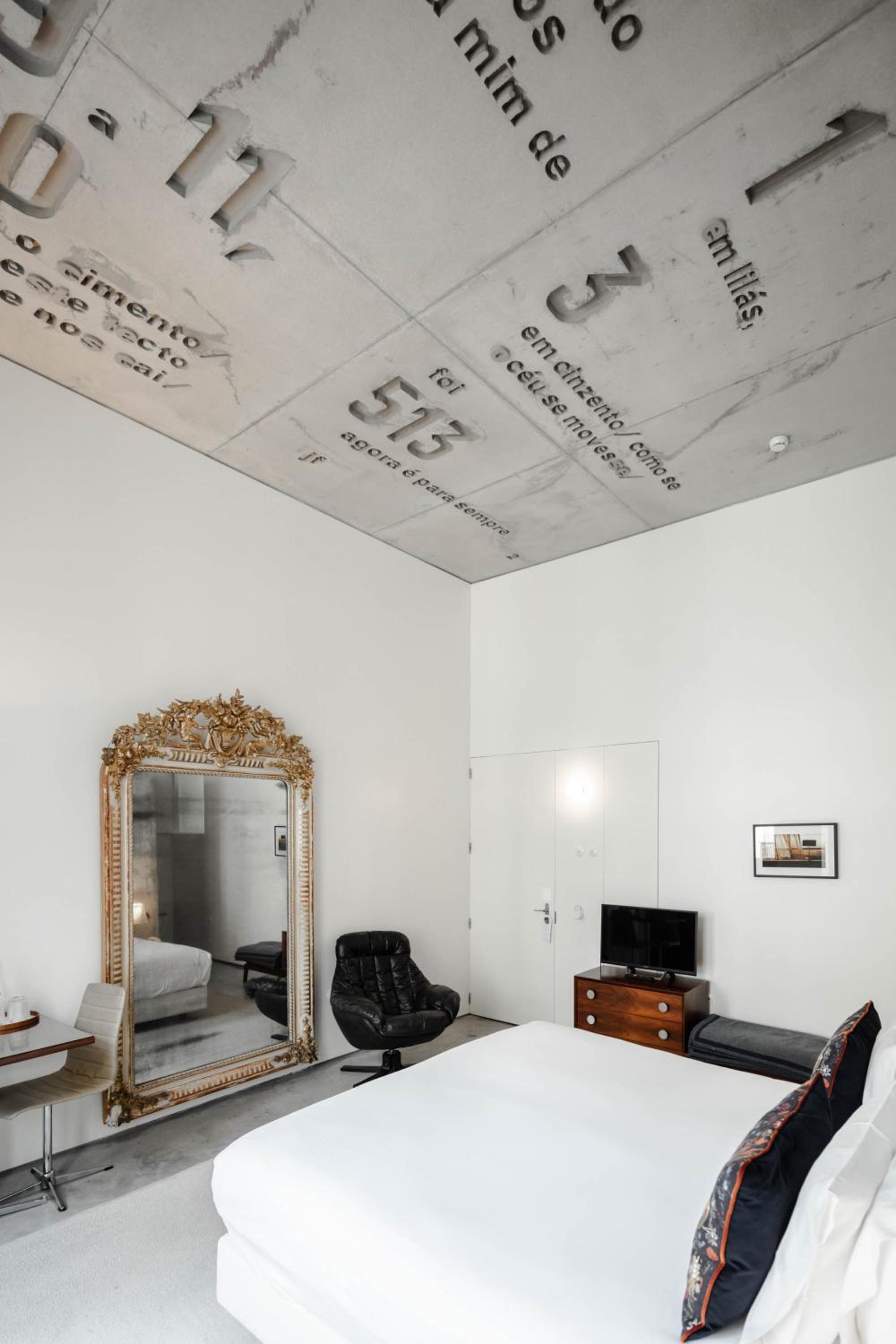 Suite with City View photo 1