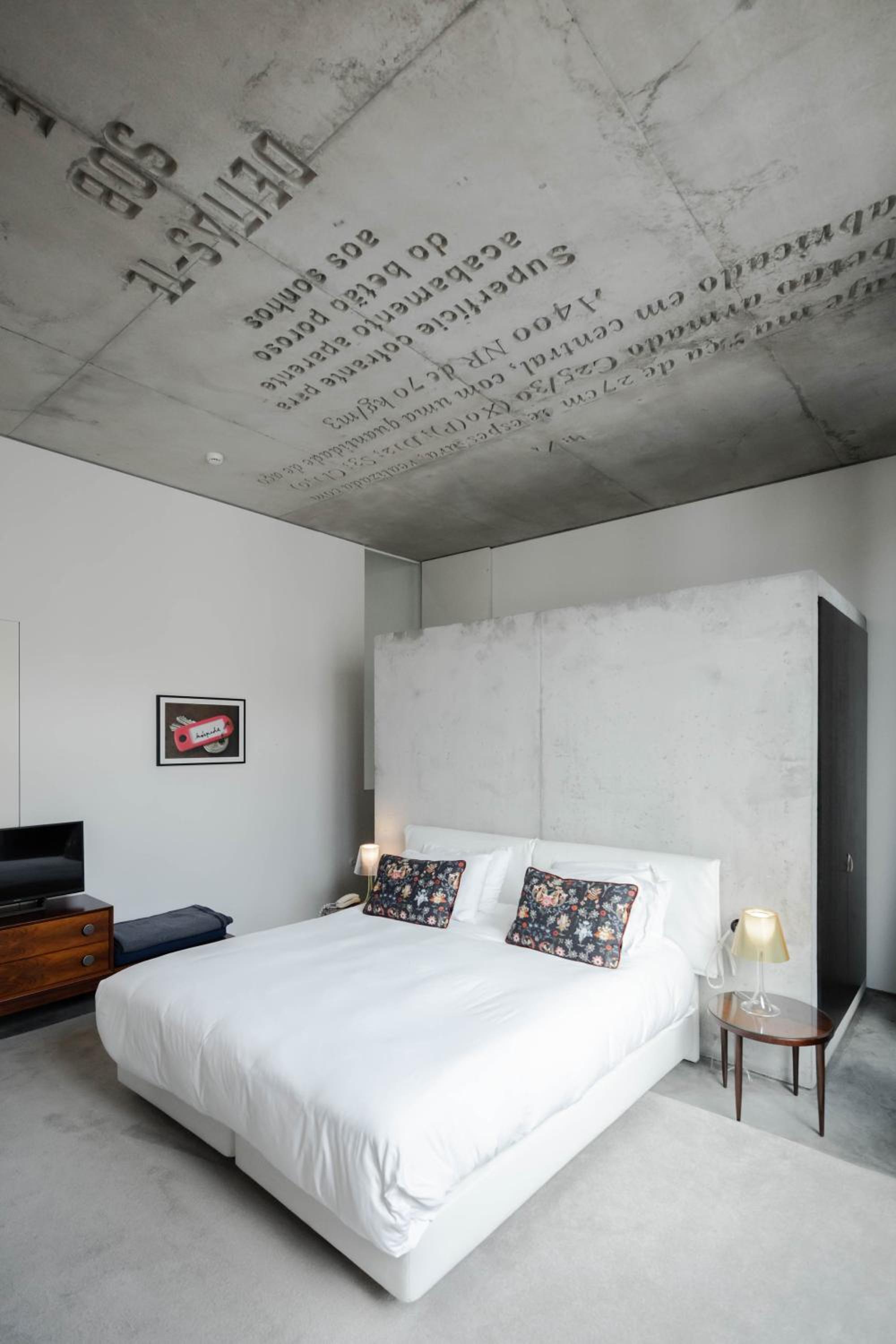 Suite with City View - Photo 6