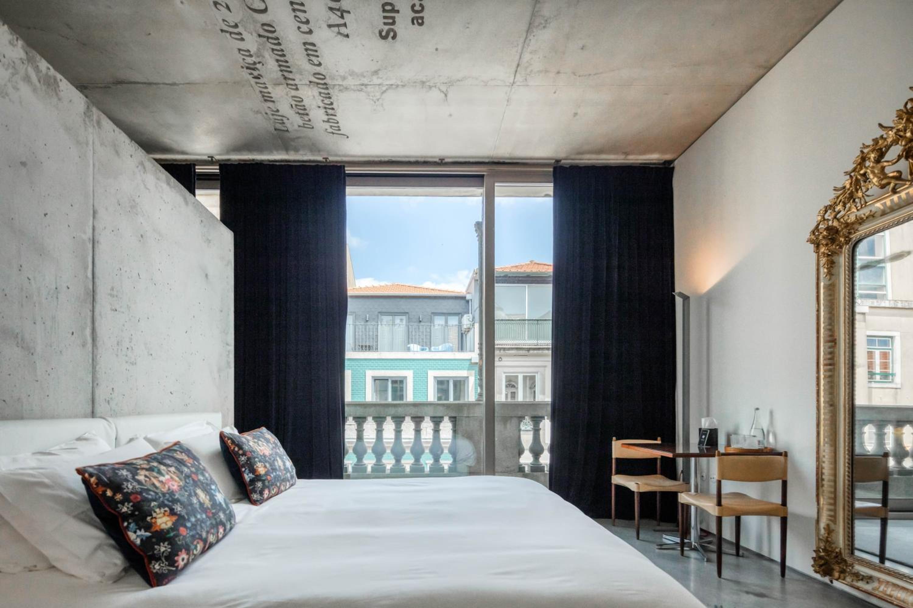 Suite with City View - Photo 1