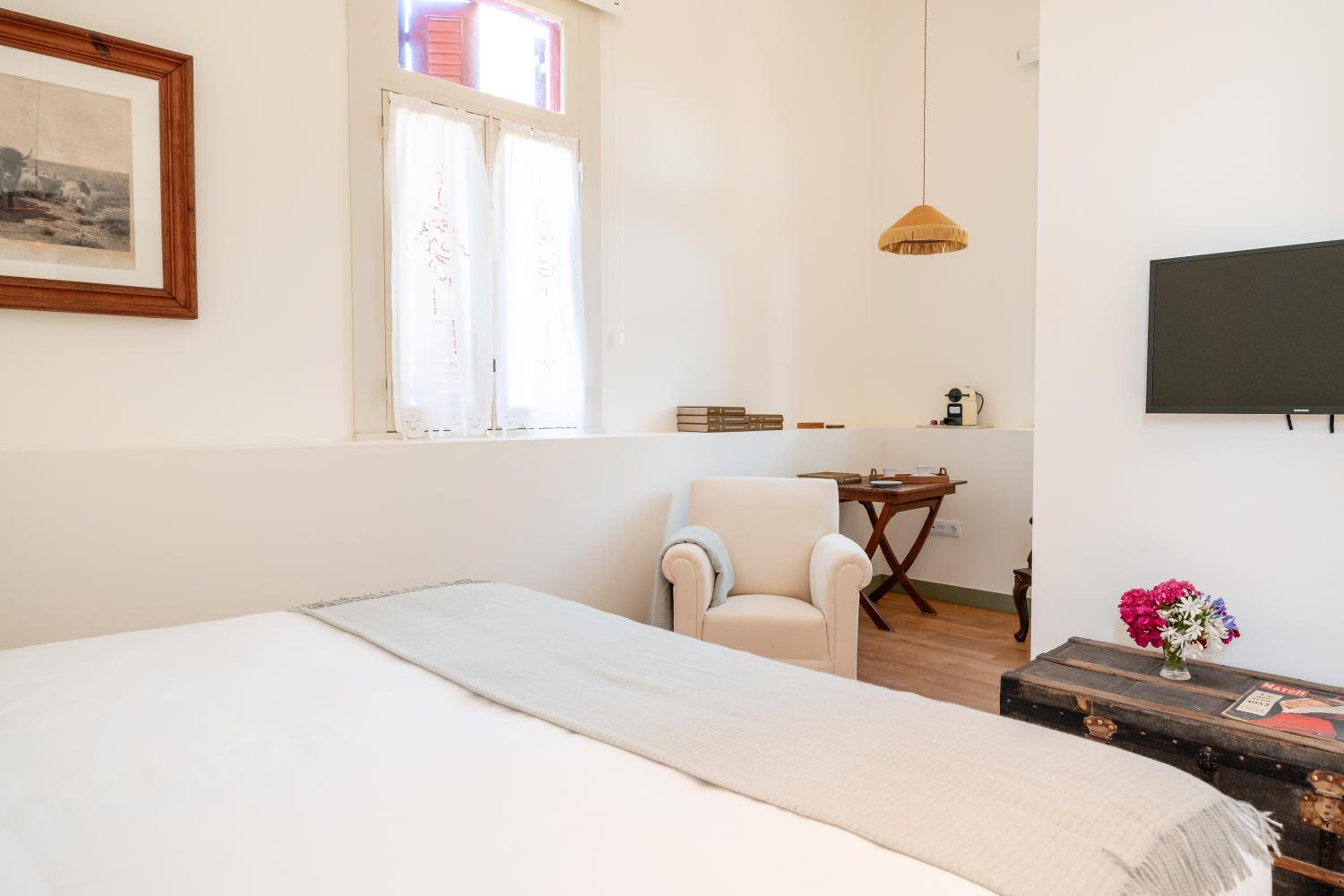 Deluxe Double Room - Photo 5