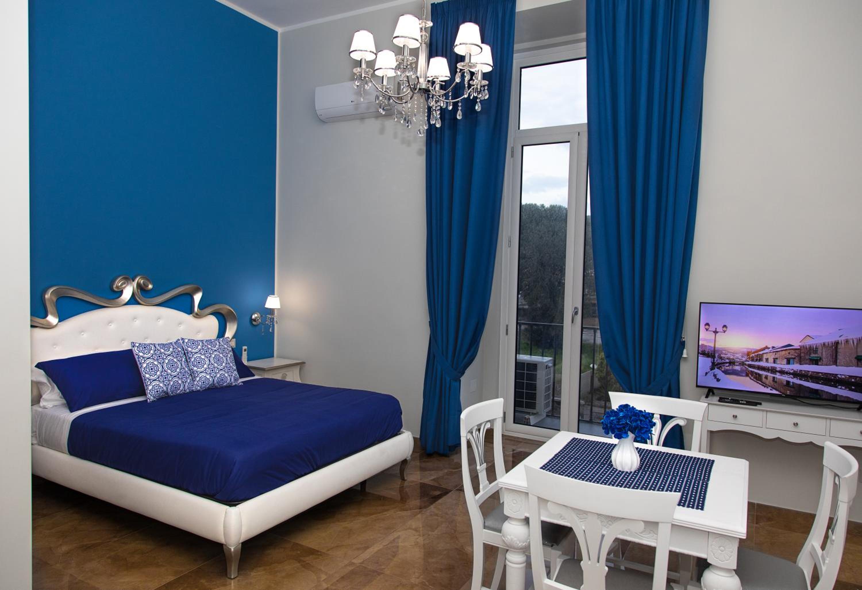 Quadruple Room with Private Bathroom