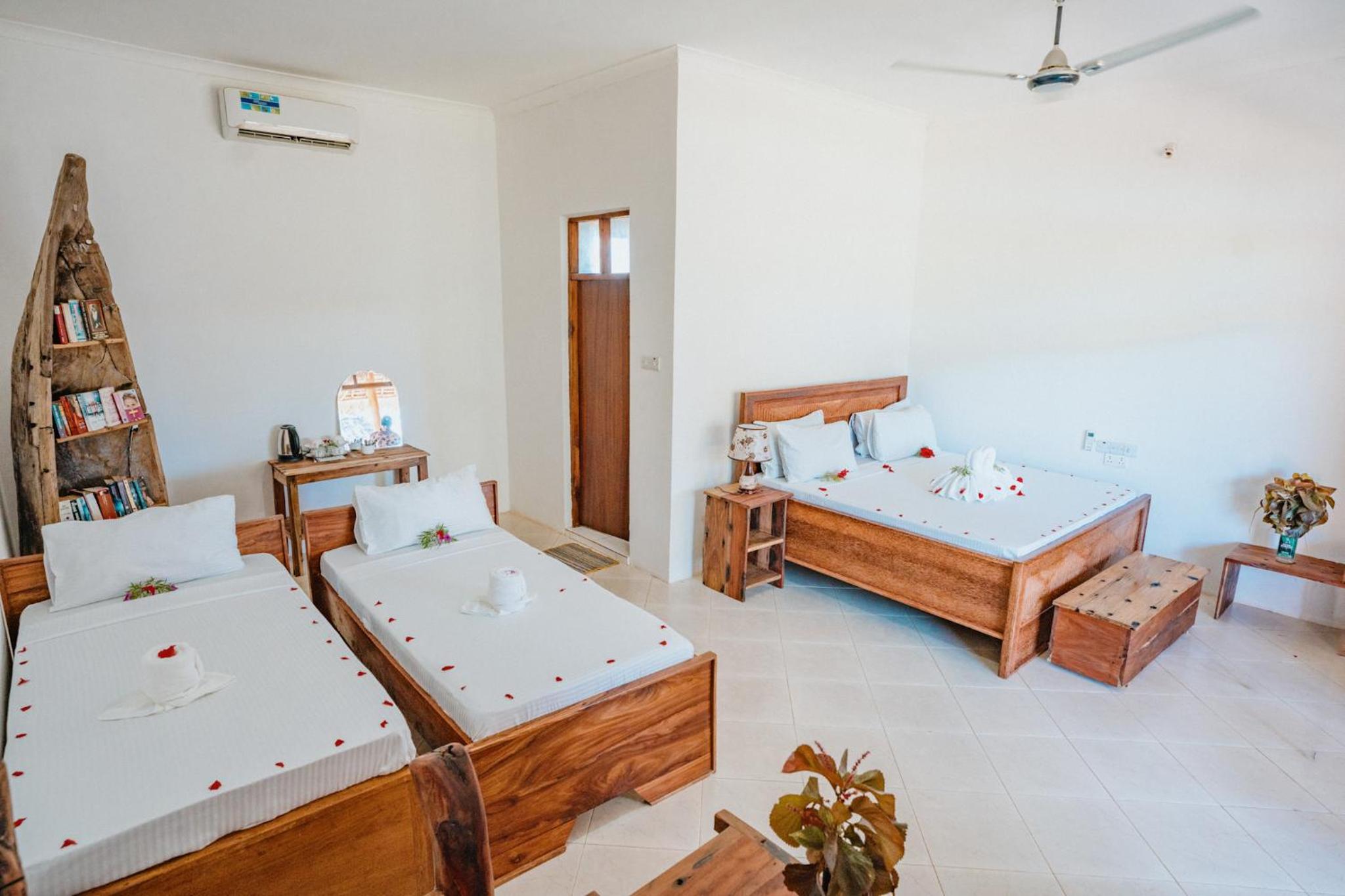 Family Room with Sea View - Photo 18
