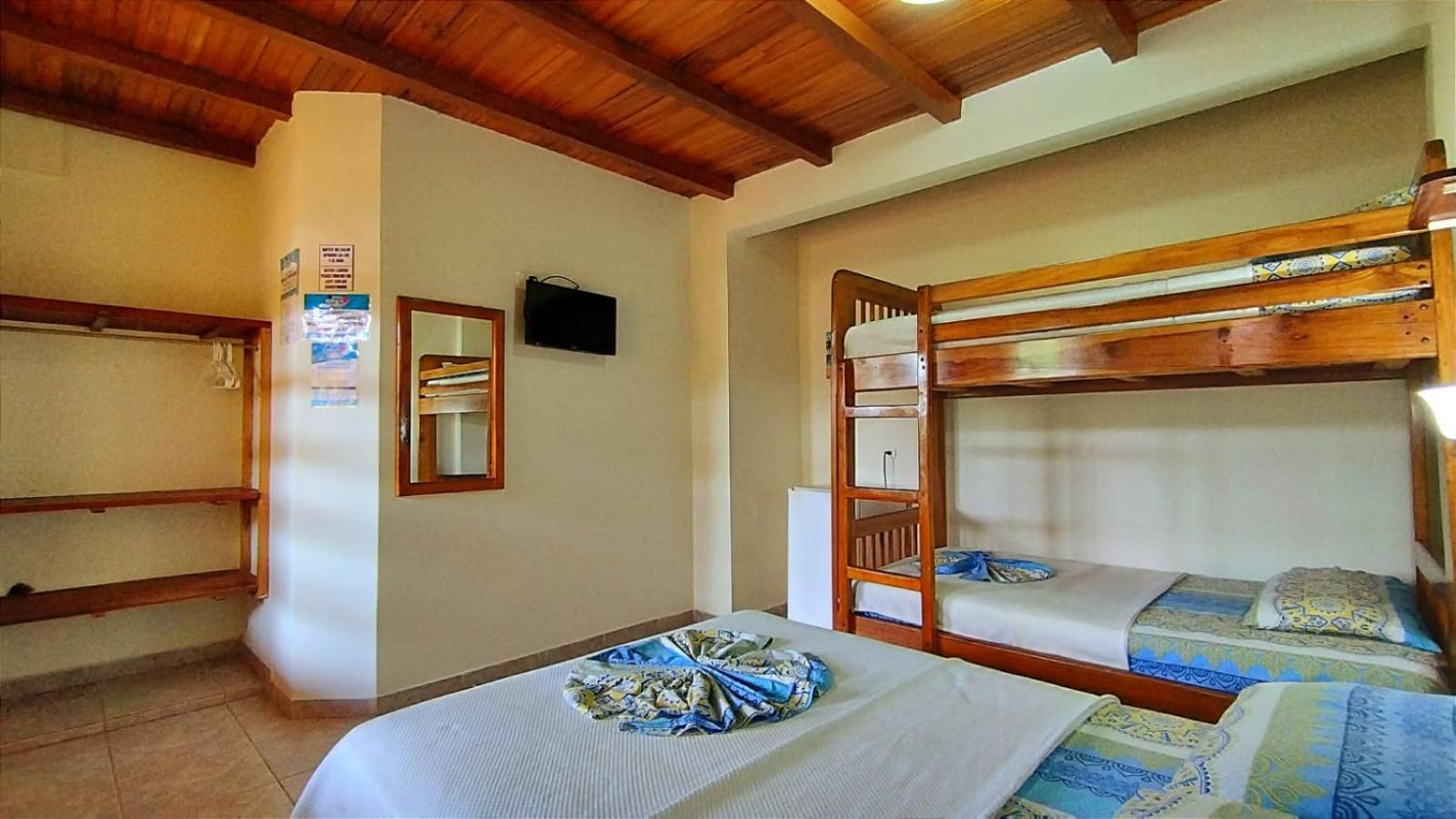 Quadruple Room with Balcony photo 3