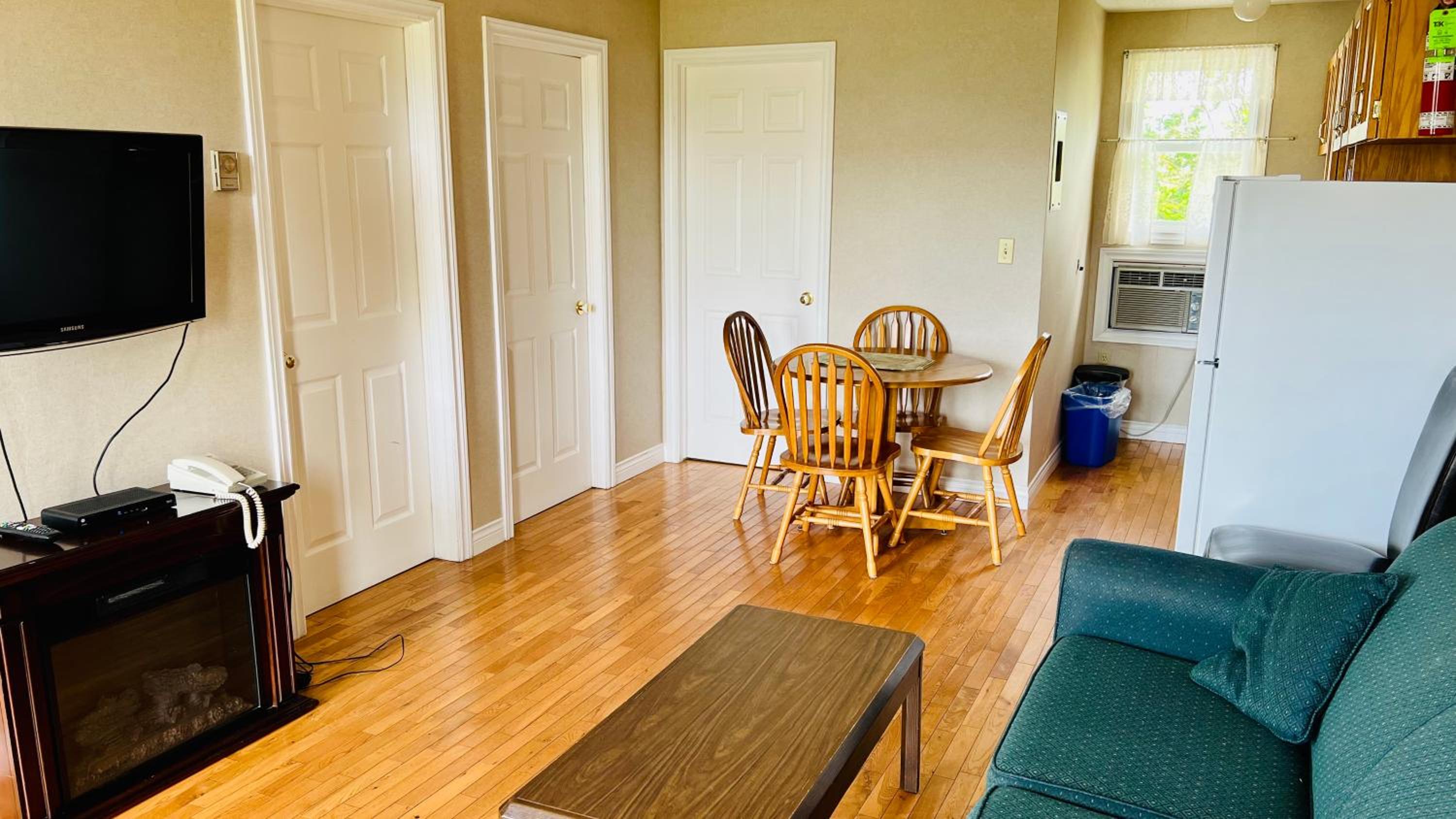 Two-Bedroom Apartment - Photo 7