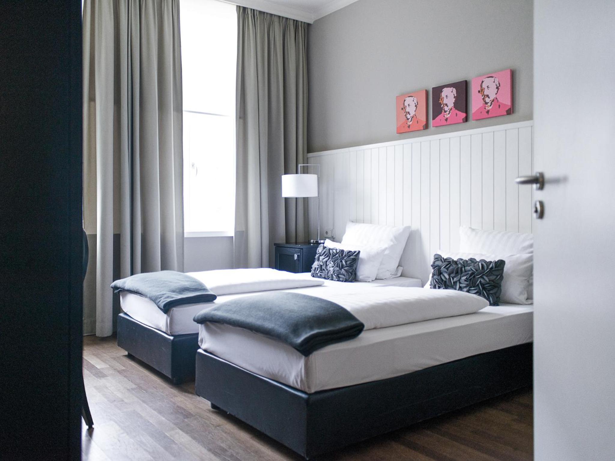 Double Room - Photo 3