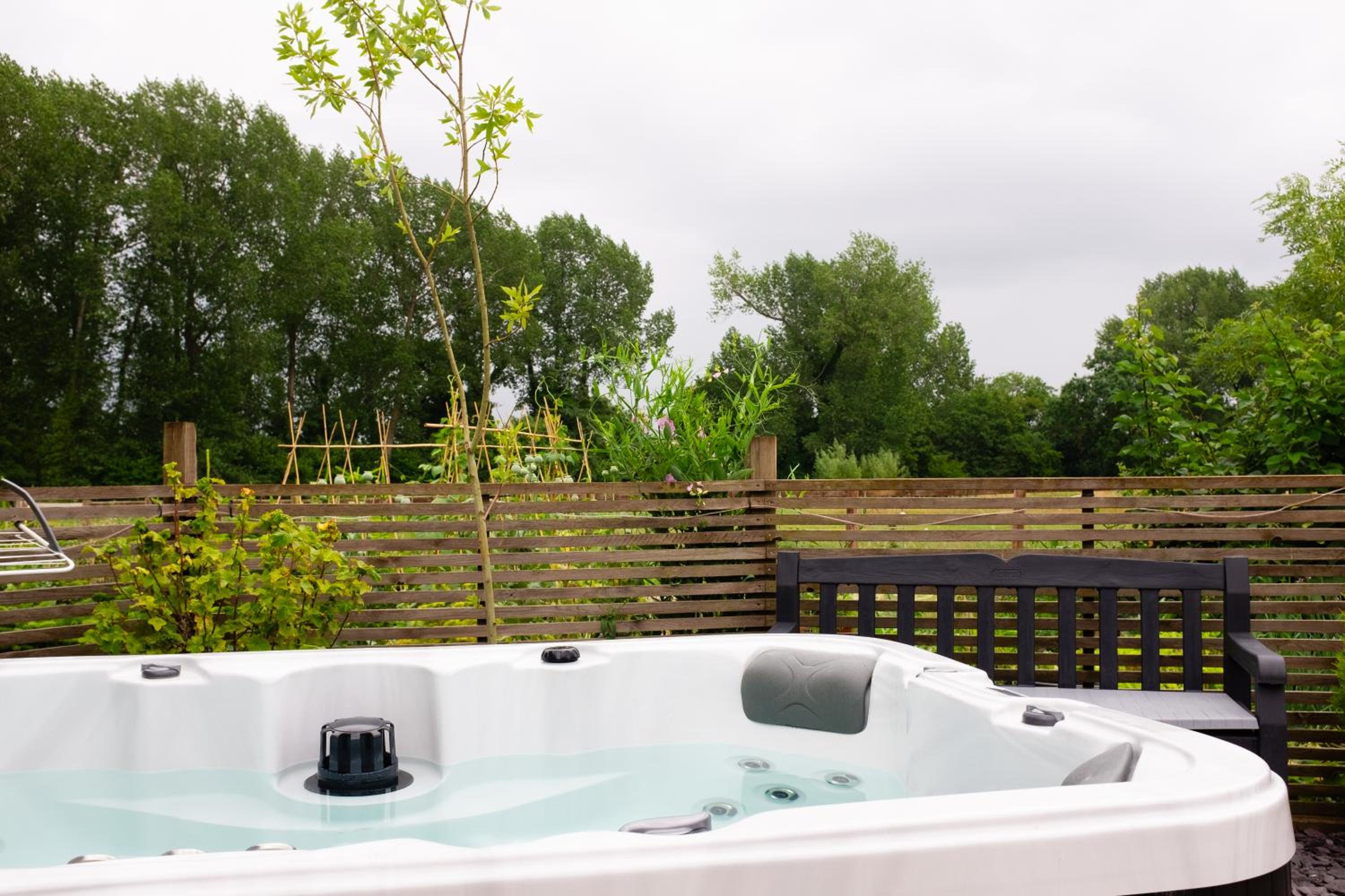 Double Room with Private Bathroom - Photo 6