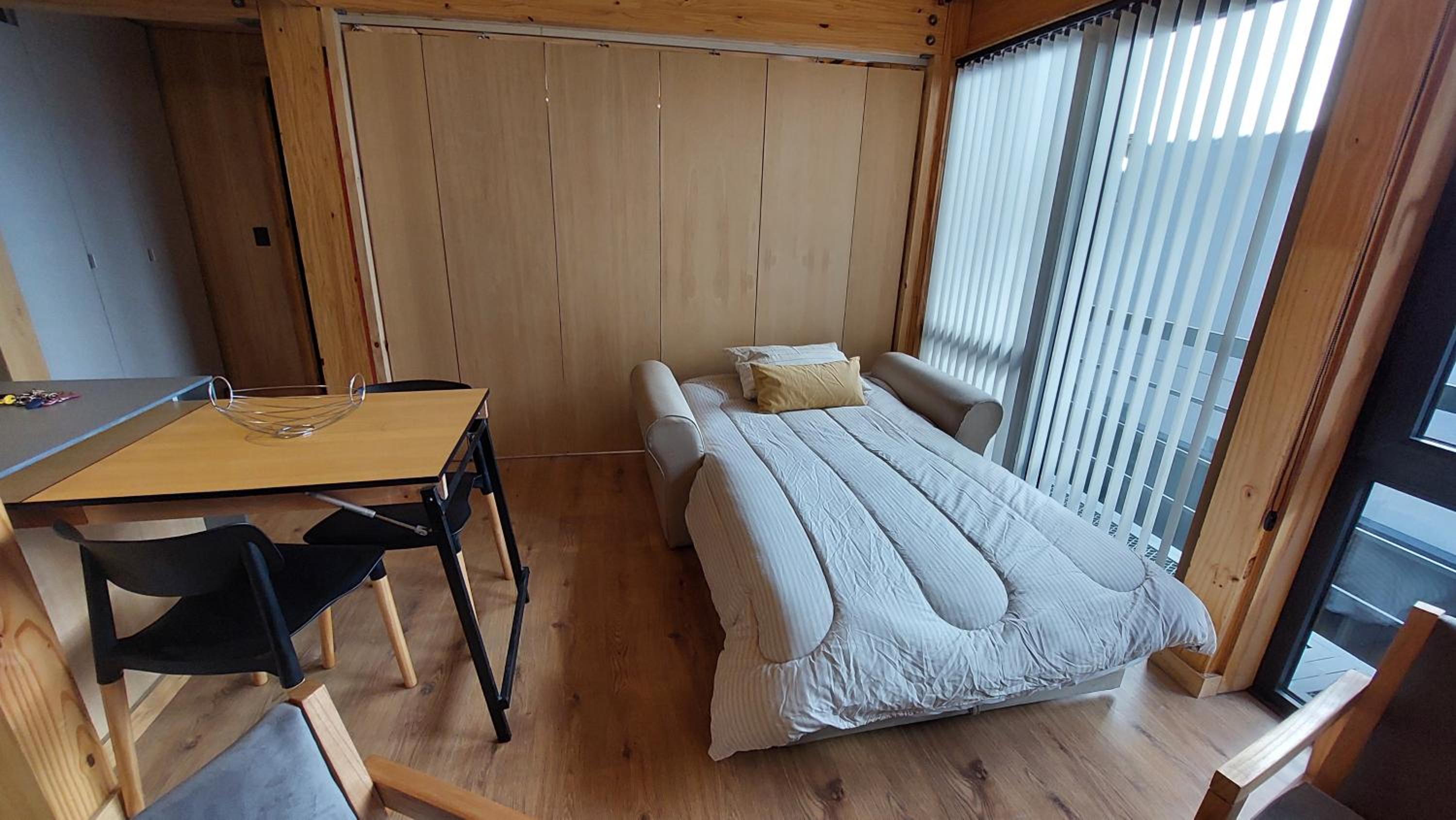 One-Bedroom Apartment photo 2
