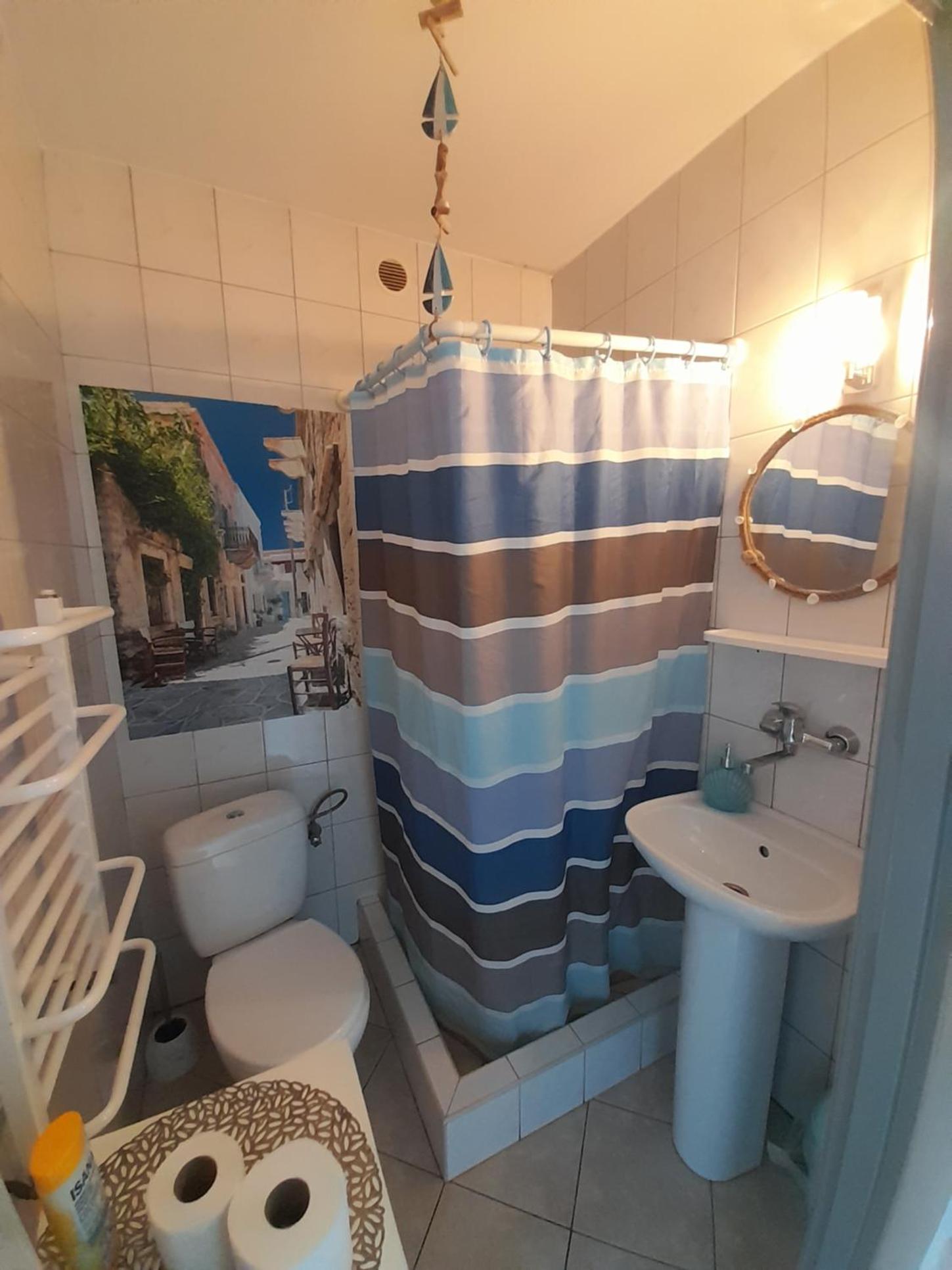 Triple Room with folding chair - Photo 2