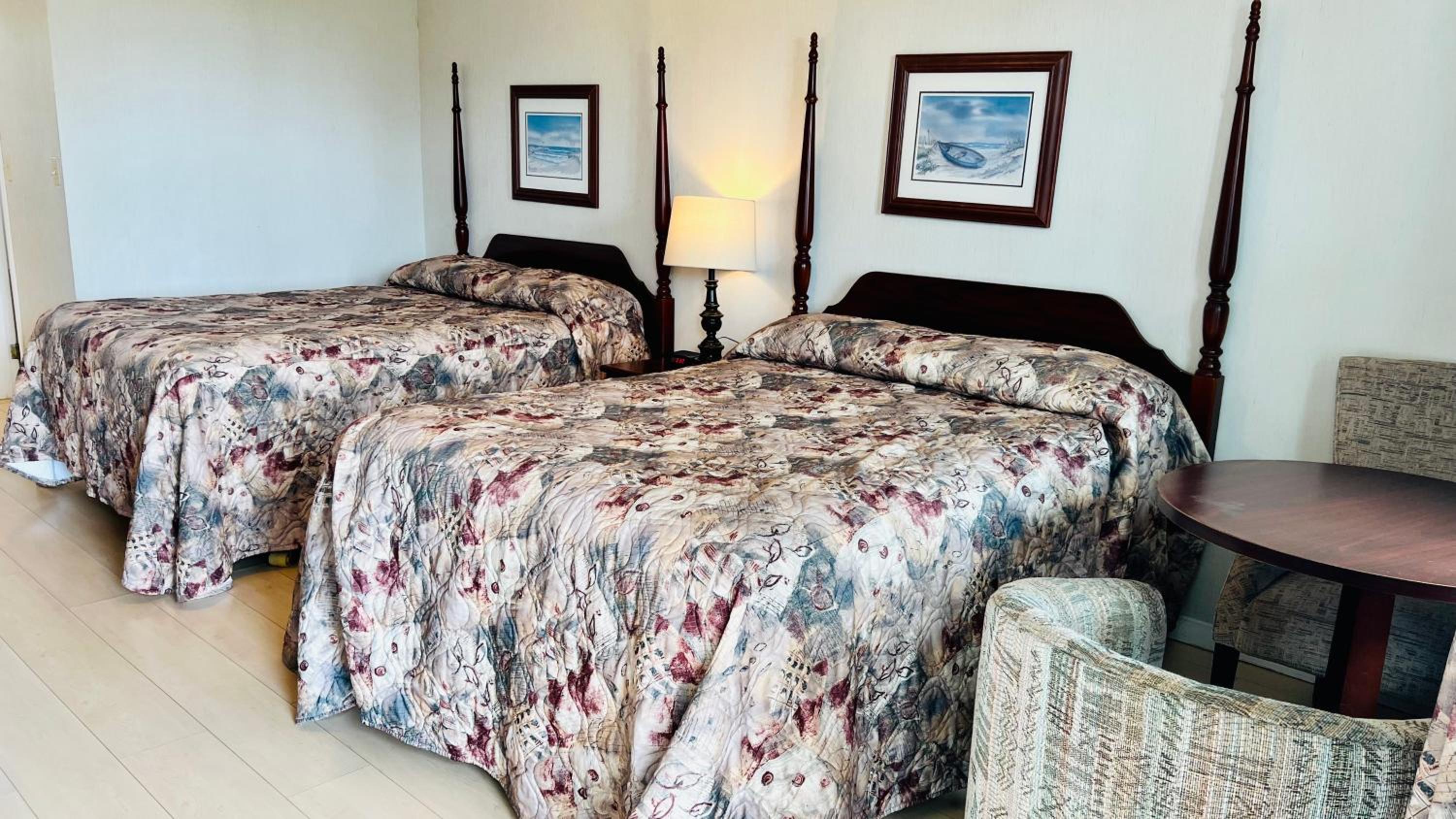 Deluxe Double Room with Bath - Photo 2