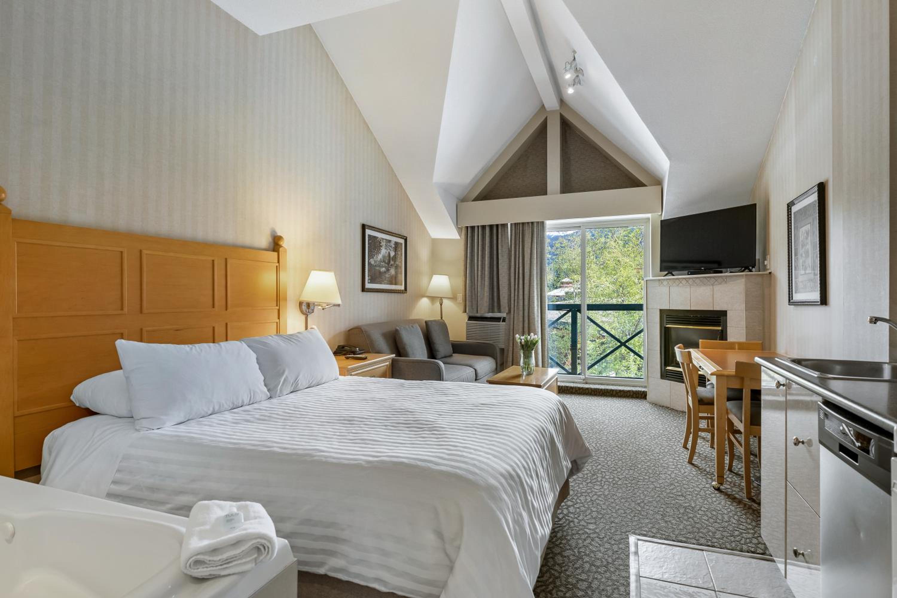 Premium Studio With Queen and Sofa Bed