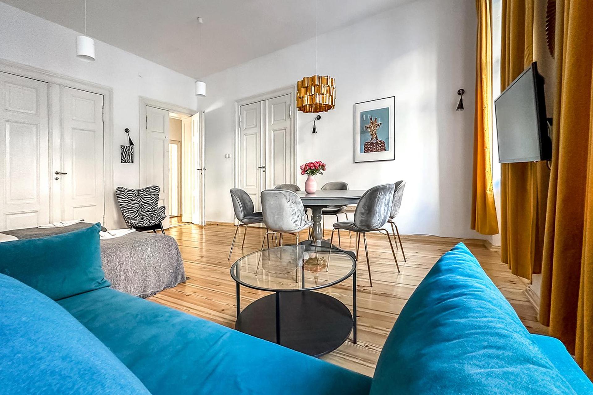Deluxe Three-Bedroom Apartment with 2 Bathrooms and Balcony  - Photo 19