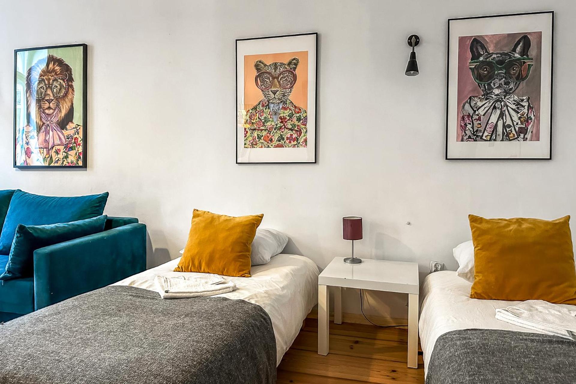 Deluxe Three-Bedroom Apartment with 2 Bathrooms and Balcony  - Photo 30