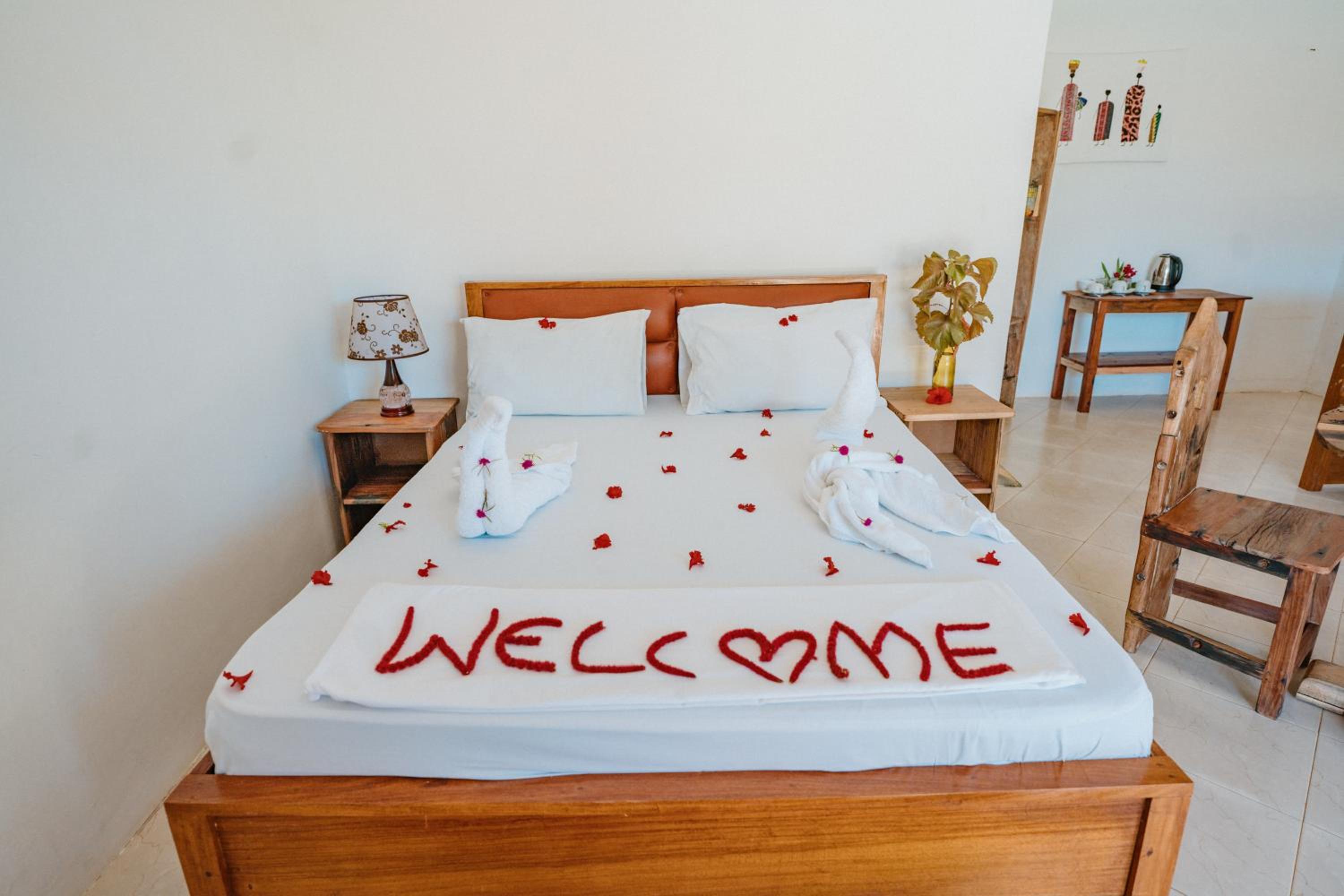 Double Room with Sea View - Photo 8