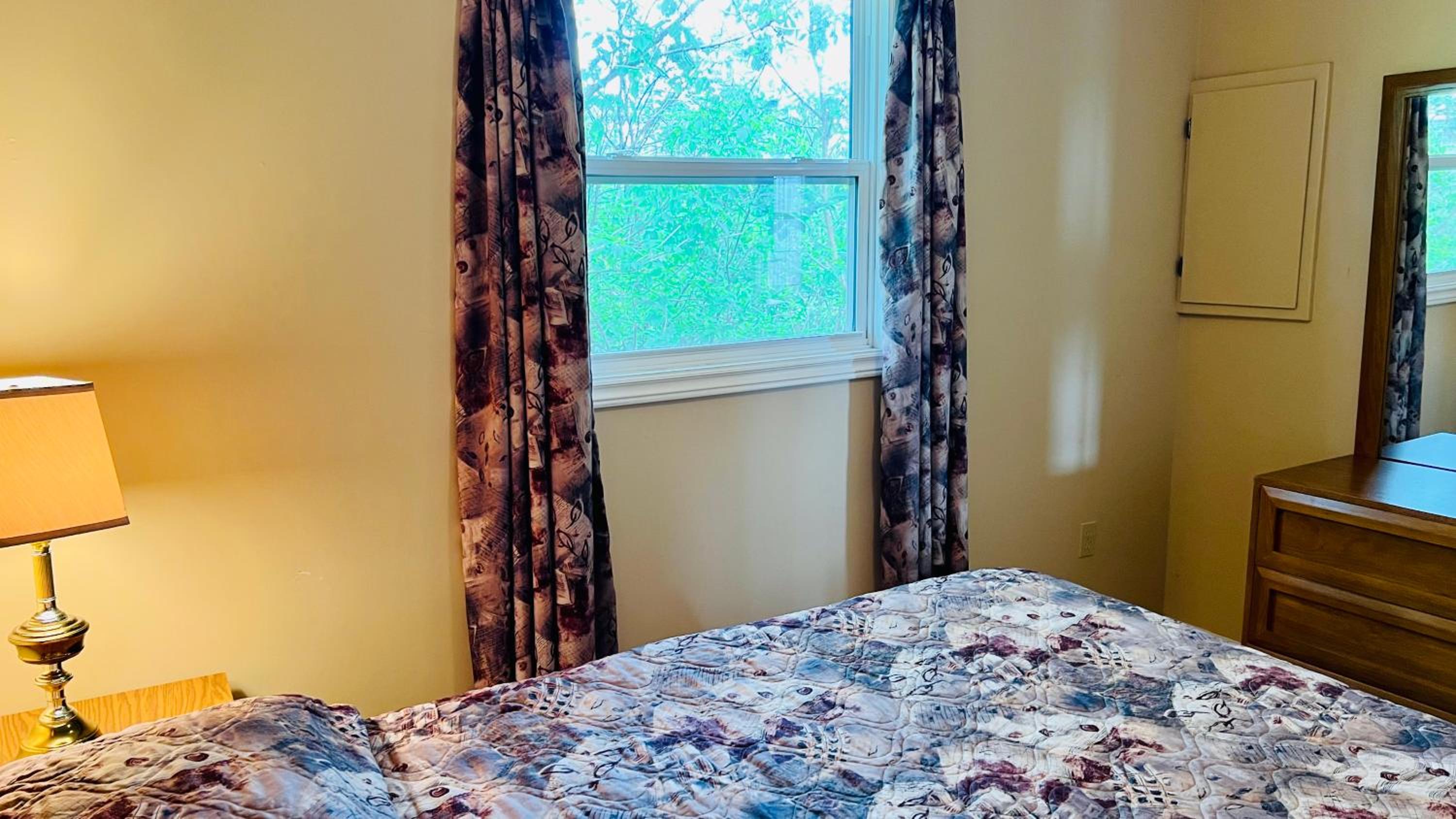 Two-Bedroom Cottage - Photo 7