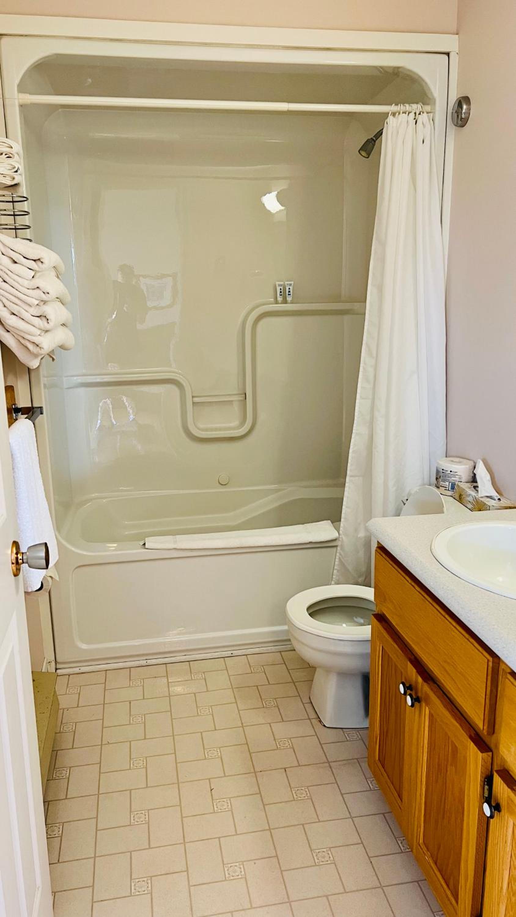 Two-Bedroom Cottage - Photo 8