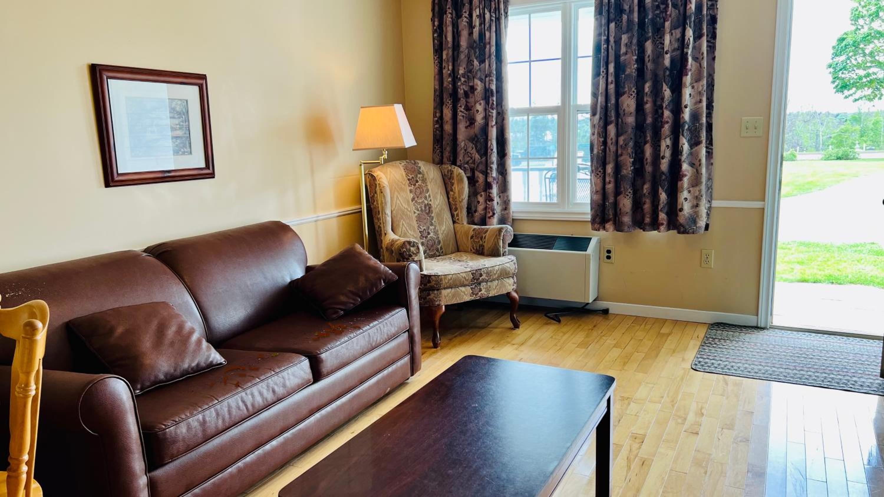Two-Bedroom Cottage - Photo 9