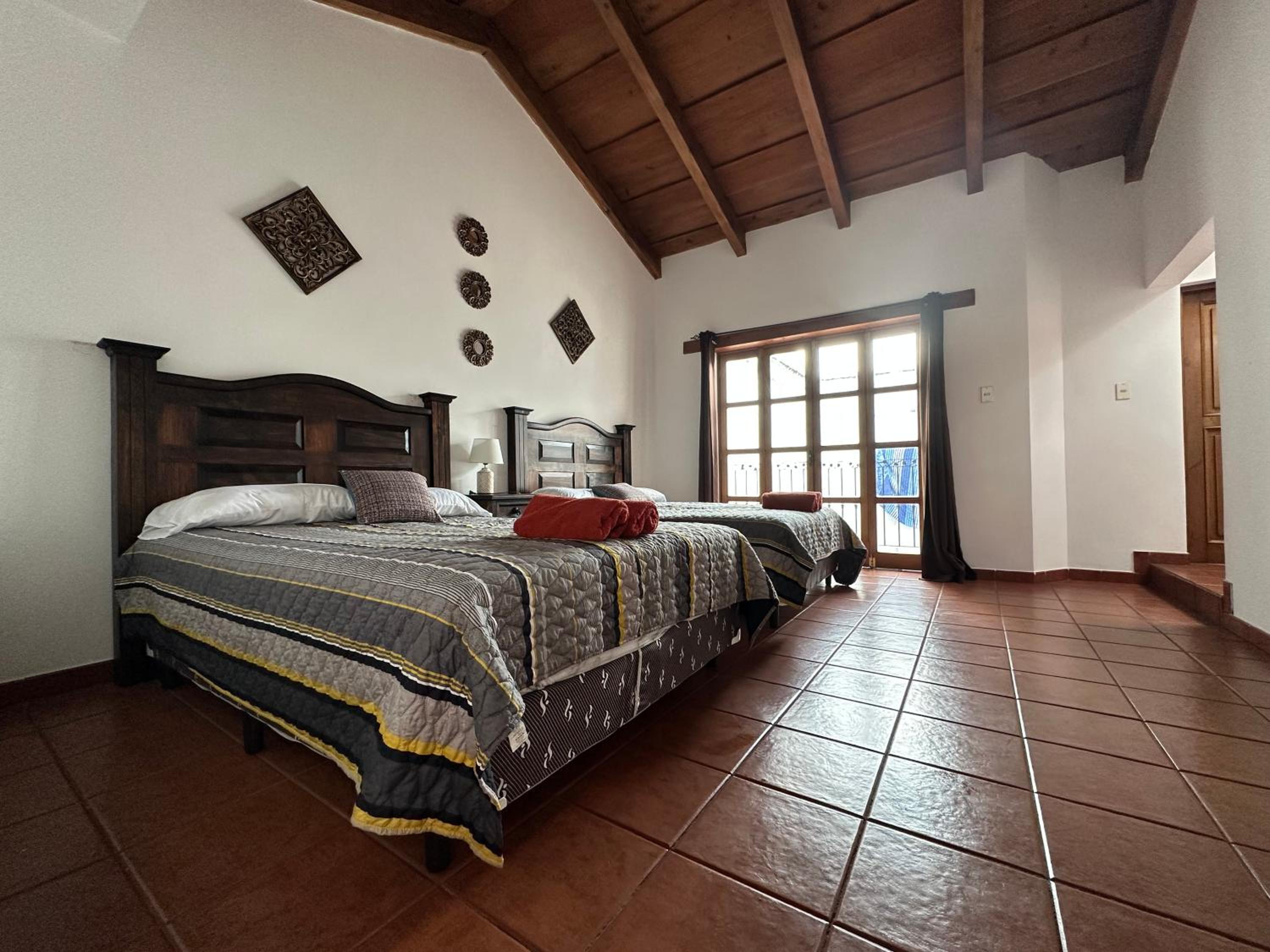 Quadruple Room with Private Bathroom photo 1