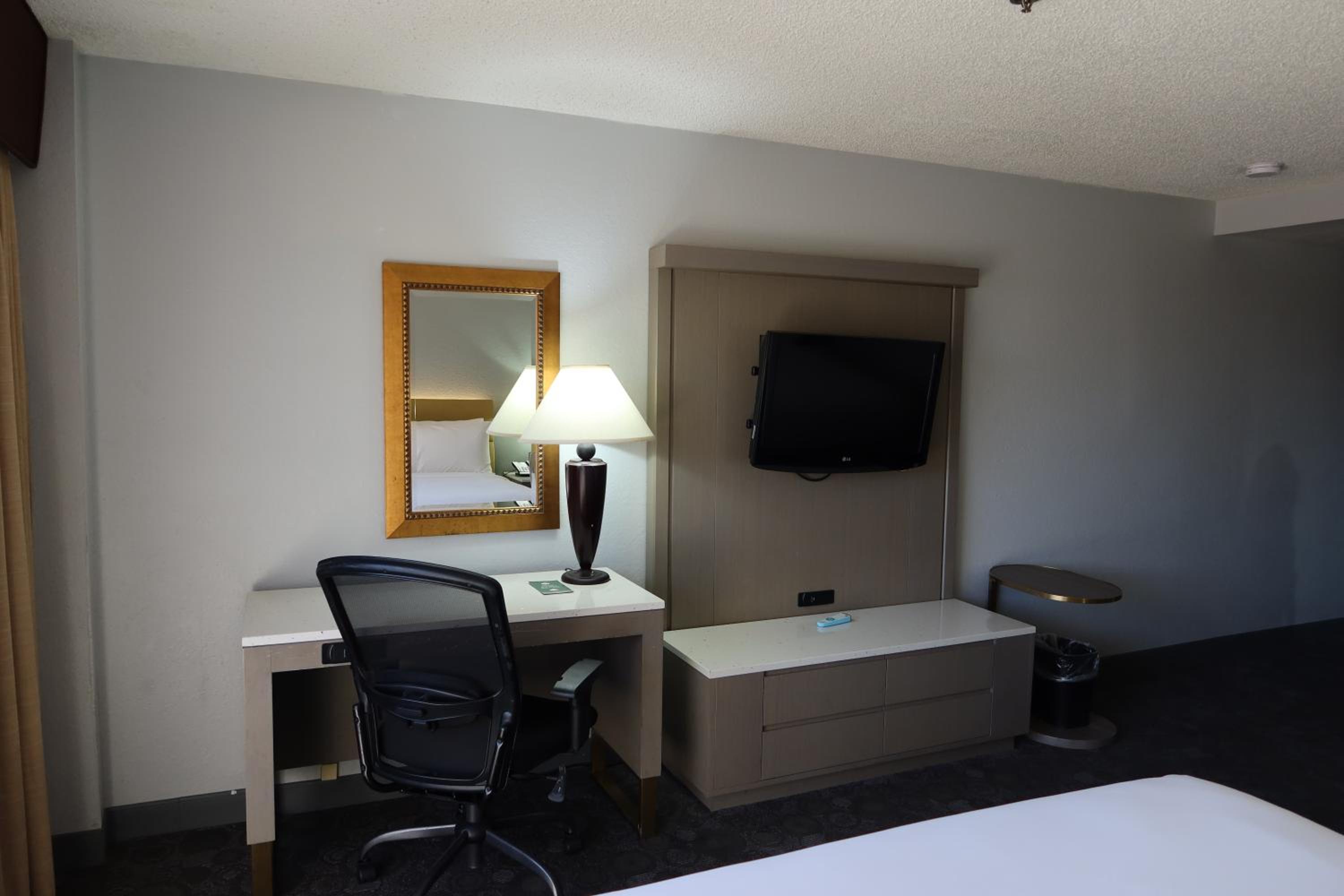 Standard Queen Room - Photo 2