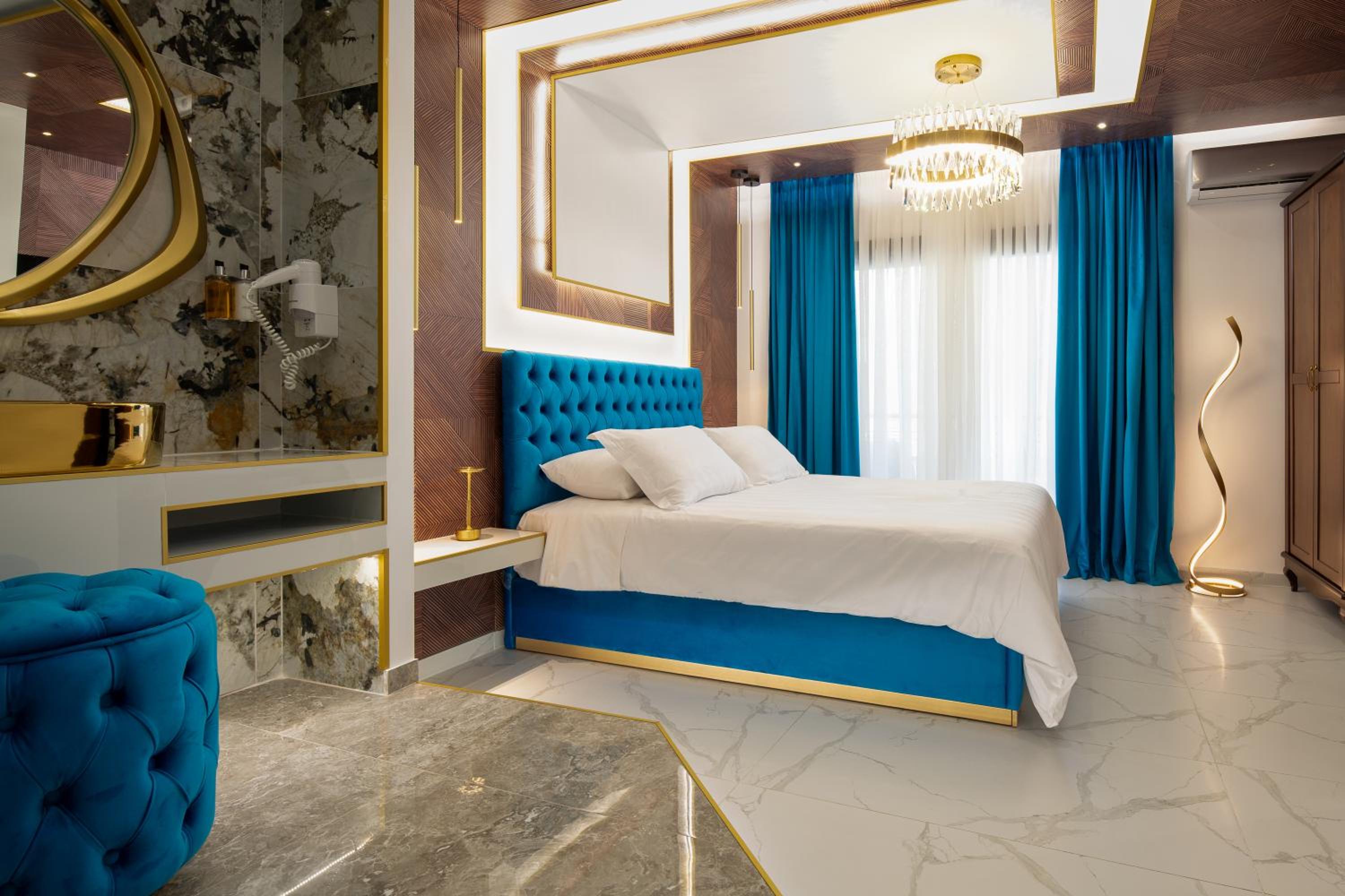 Superior Suite - Photo 1