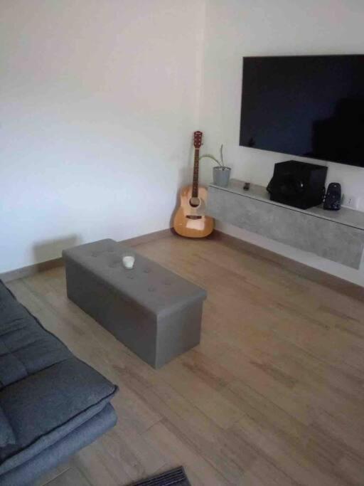 One-Bedroom House photo 1
