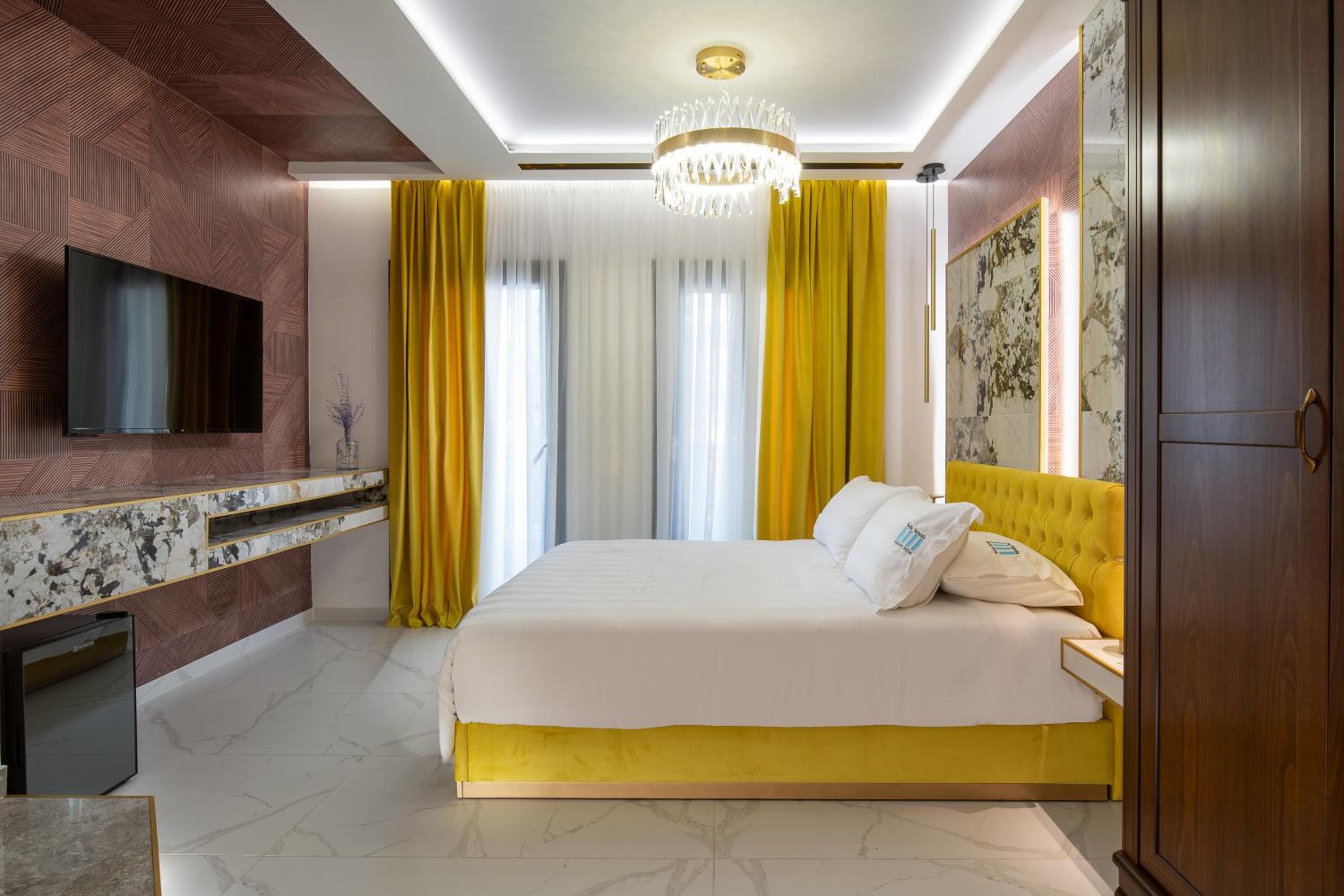 Deluxe Junior Suite - Photo 1