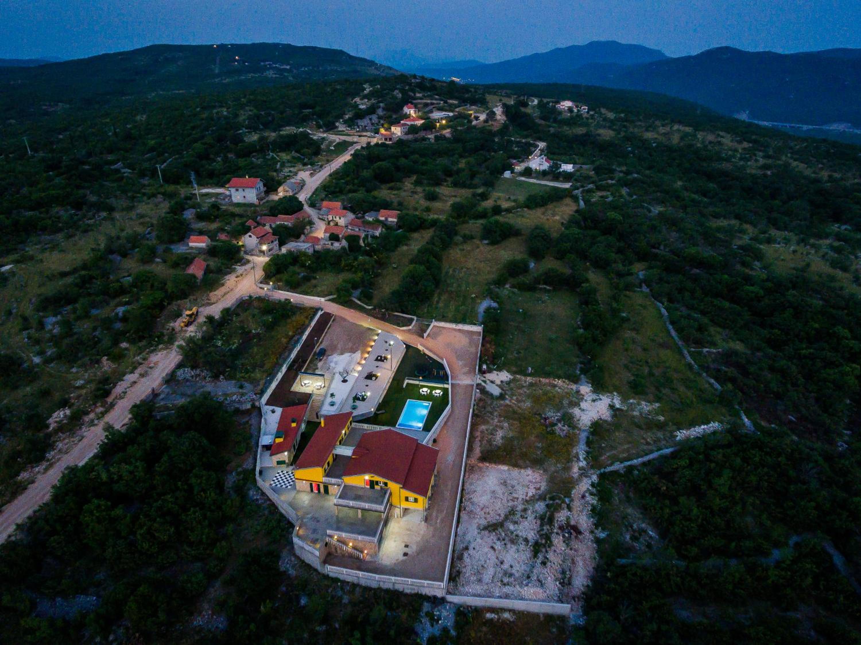 Villa photo 2