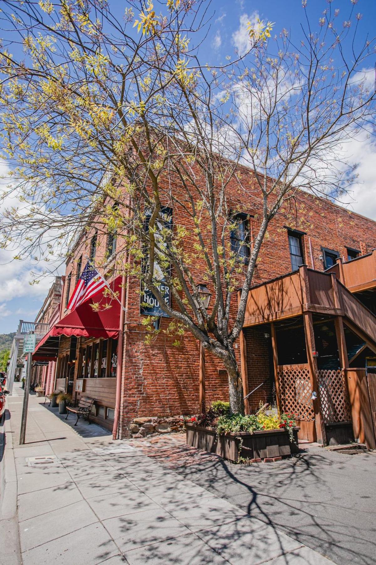 Standard Triple Room photo 2