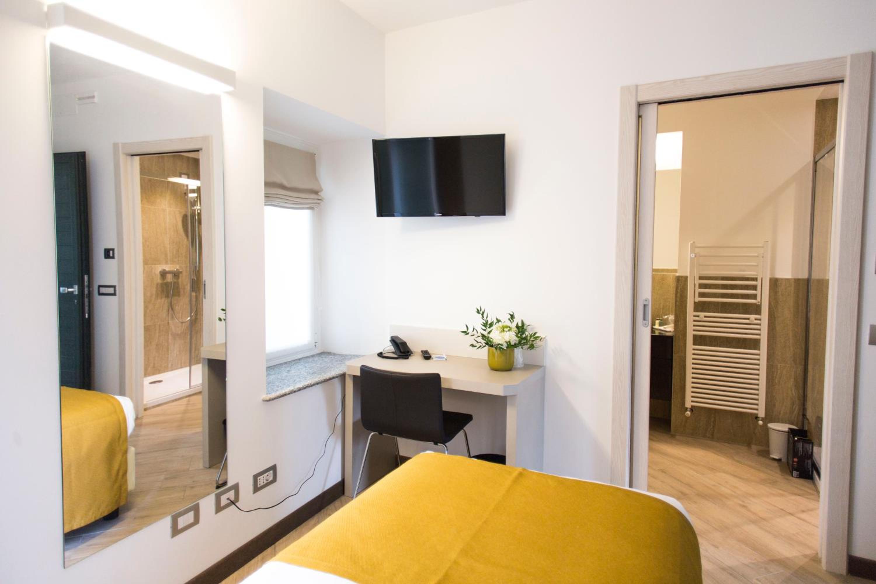 Small Double Room photo 2