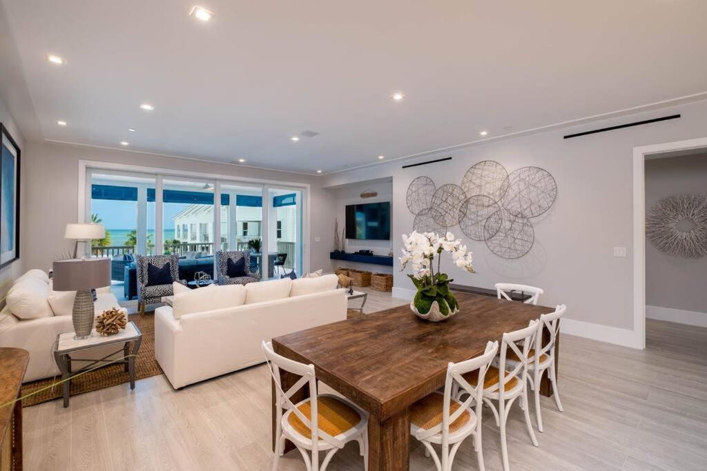 Three-Bedroom Villa photo 1