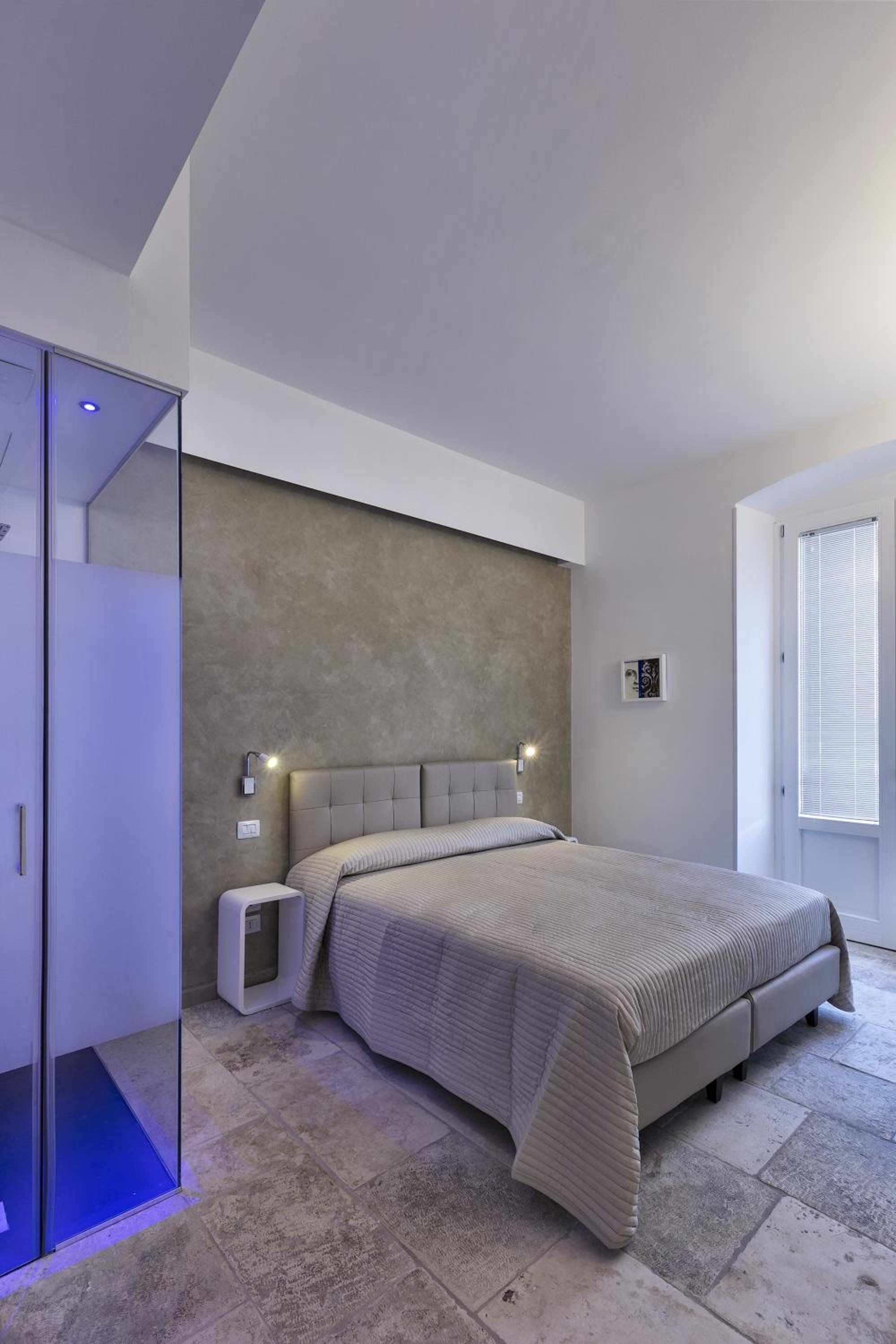 Standard Double Room photo 2