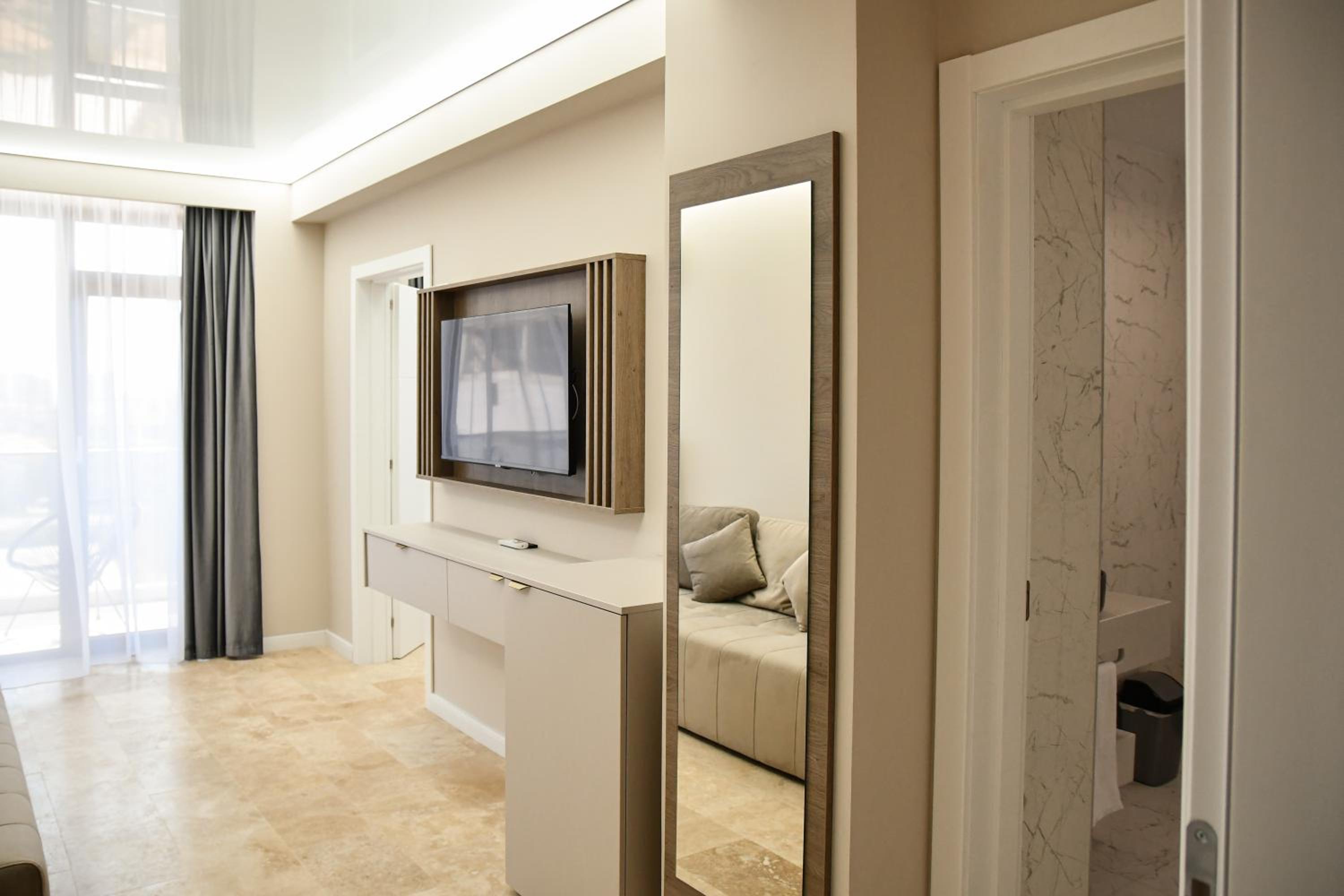 One-Bedroom Apartment photo 2