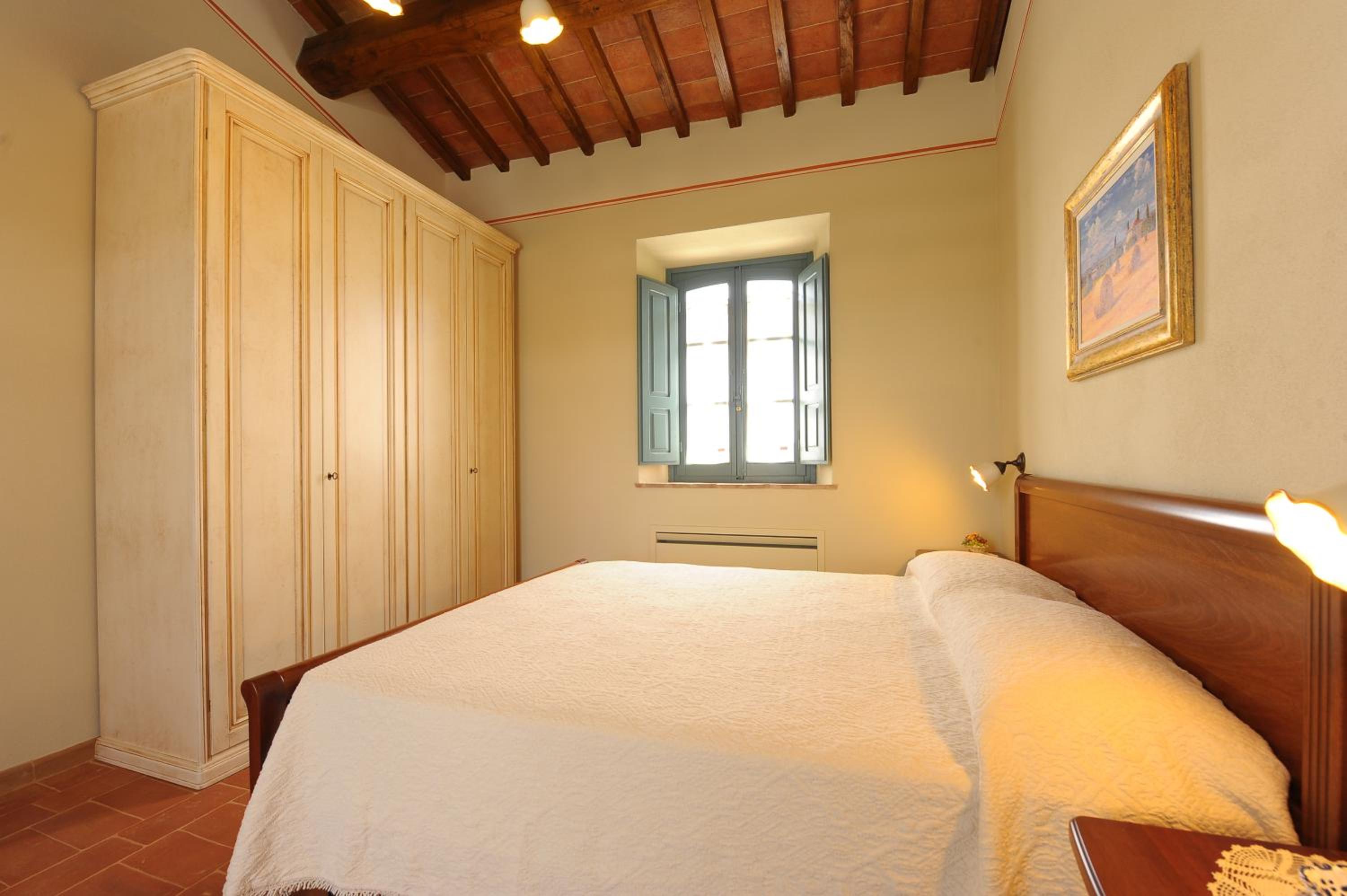 One-Bedroom Apartment (2 - 4 Adults) - Photo 7