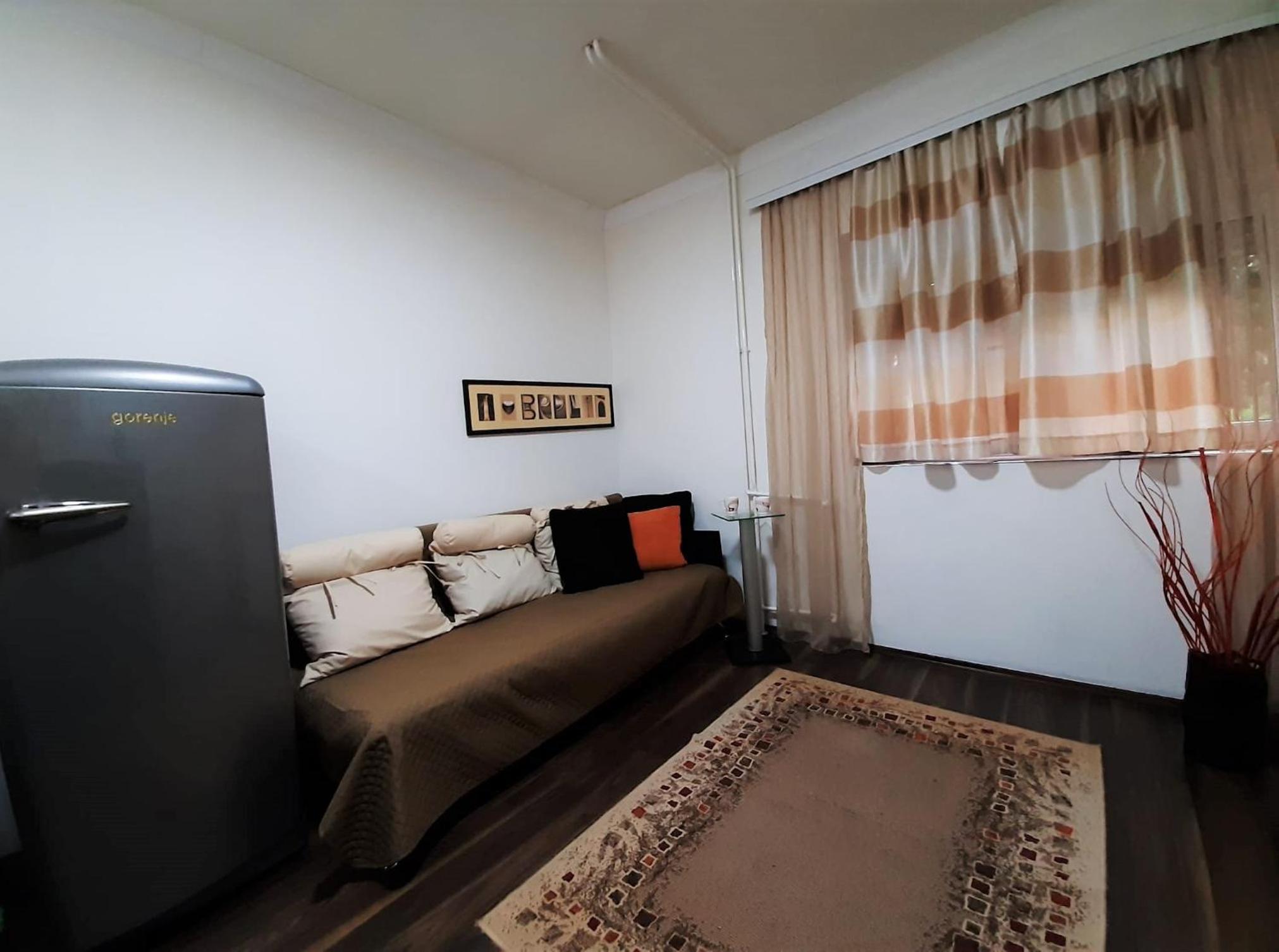 One-Bedroom Apartment photo 1