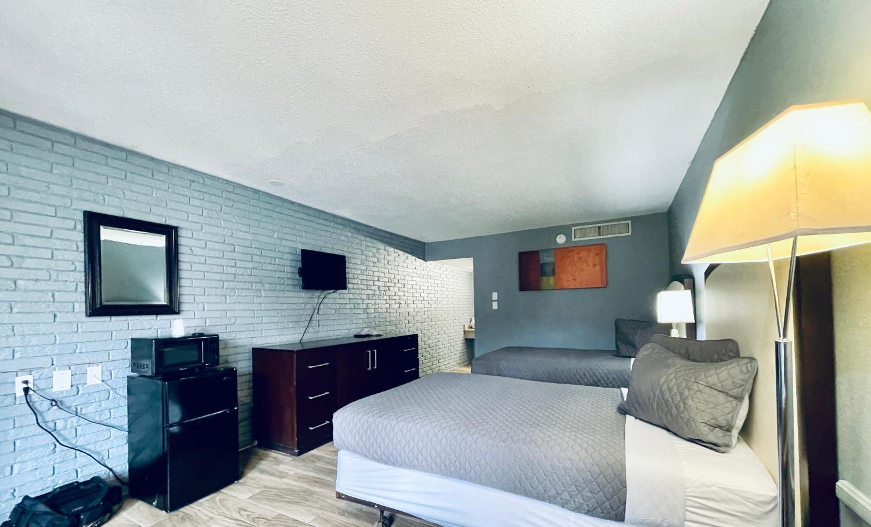 Double Room - Photo 17